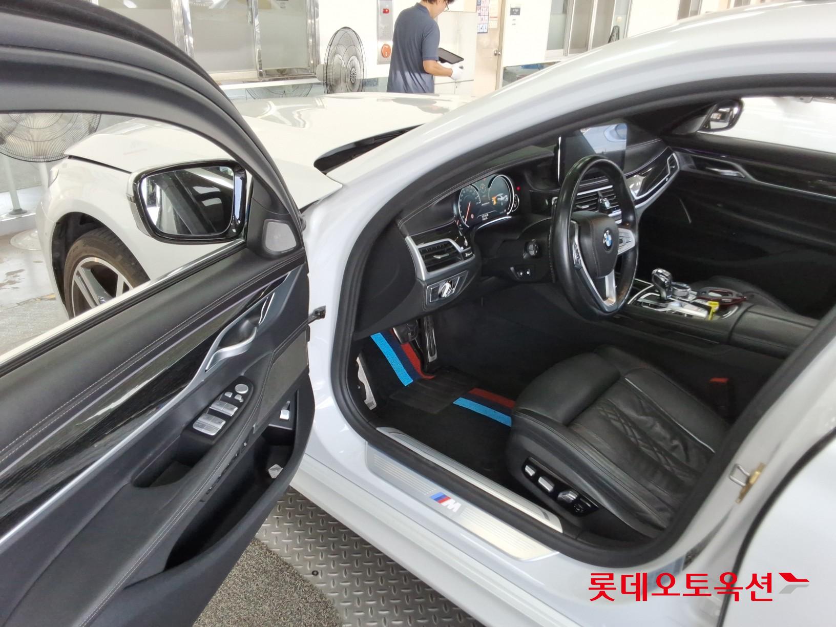 2018 - bmw m7