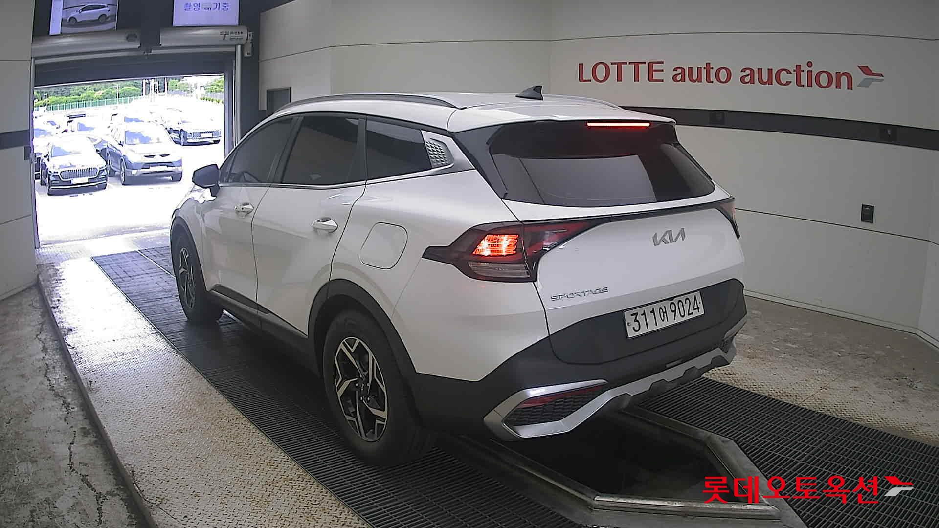 2023 - kia sportage