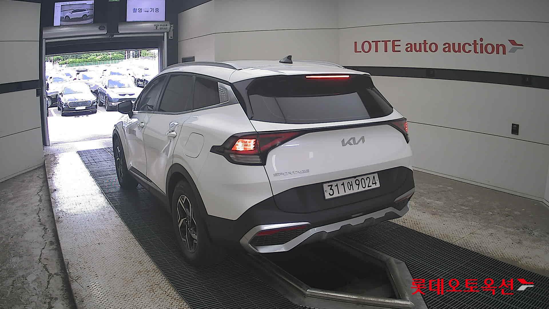 2023 - kia sportage