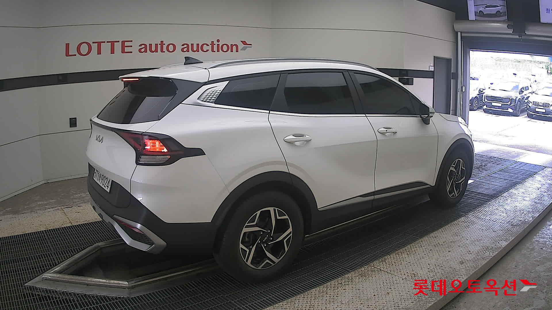 2023 - kia sportage