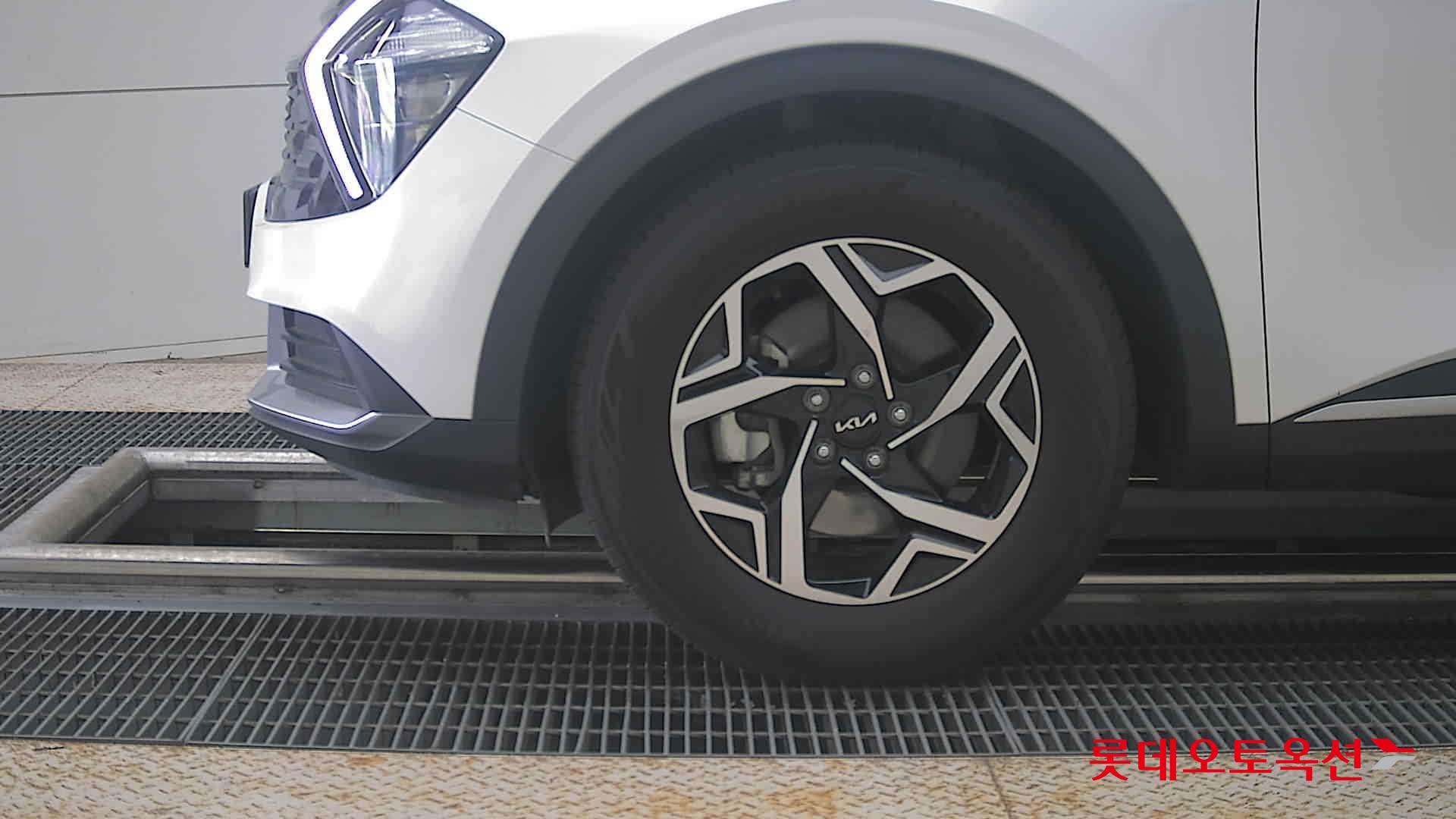 2023 - kia sportage