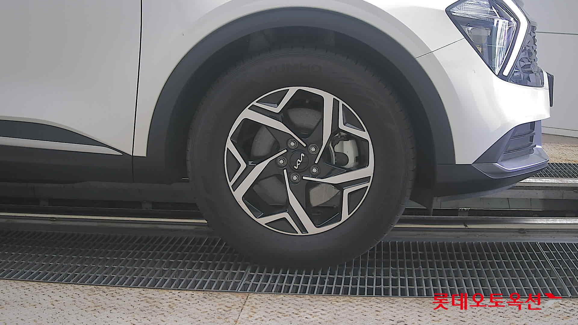 2023 - kia sportage