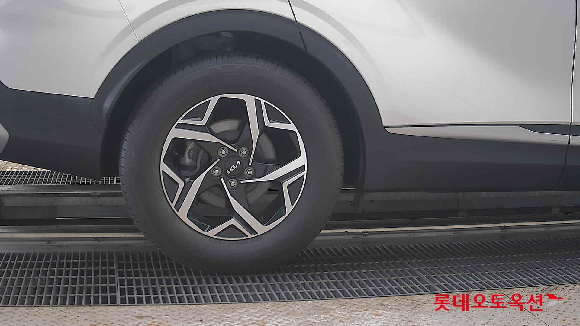 2023 - kia sportage