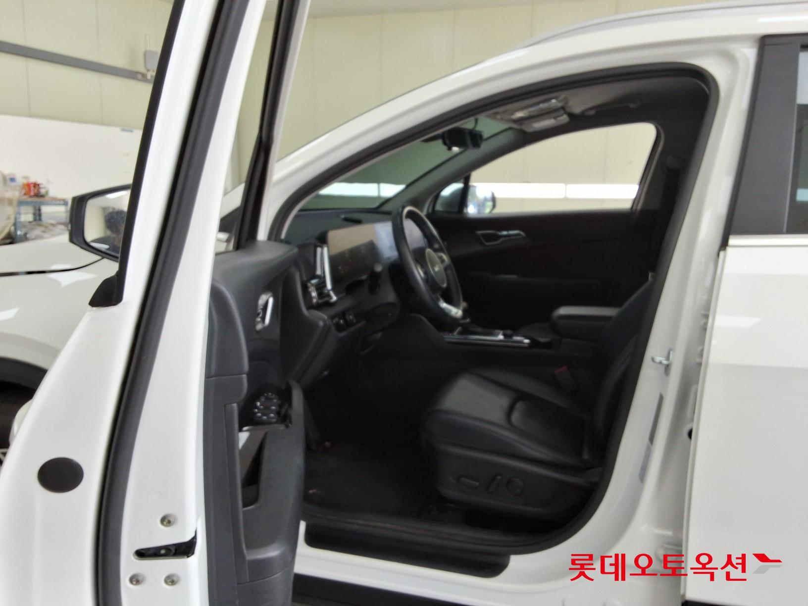 2023 - kia sportage
