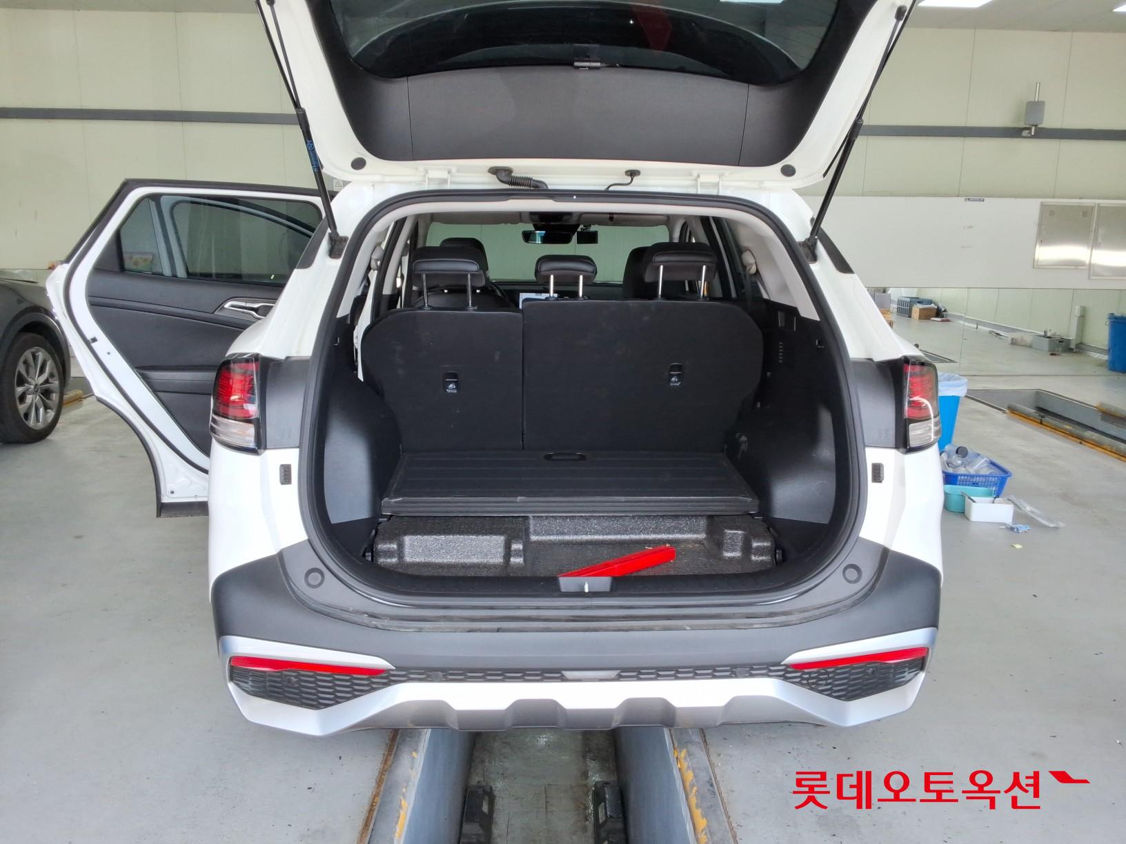 2023 - kia sportage