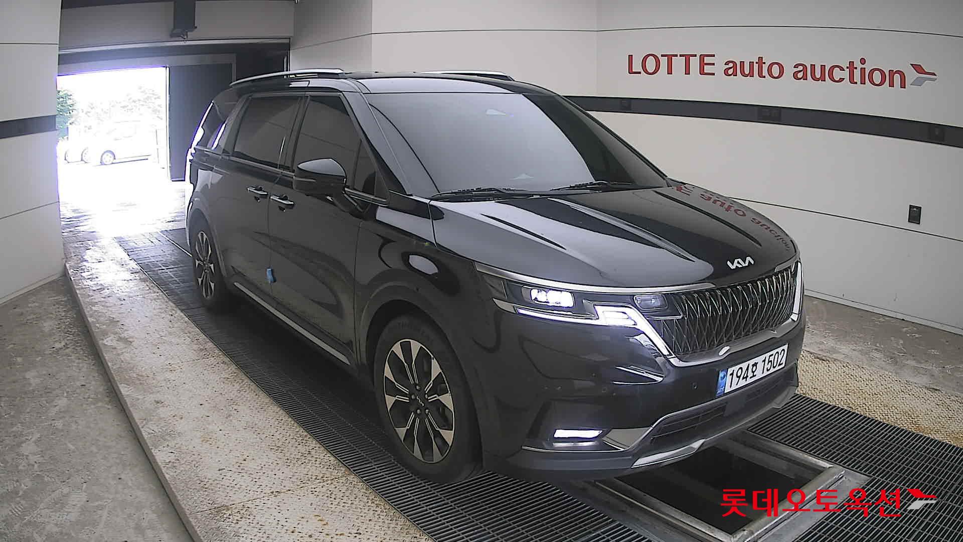 2023 - kia carnival