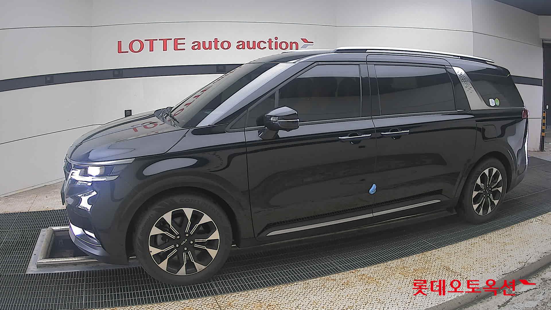2023 - kia carnival