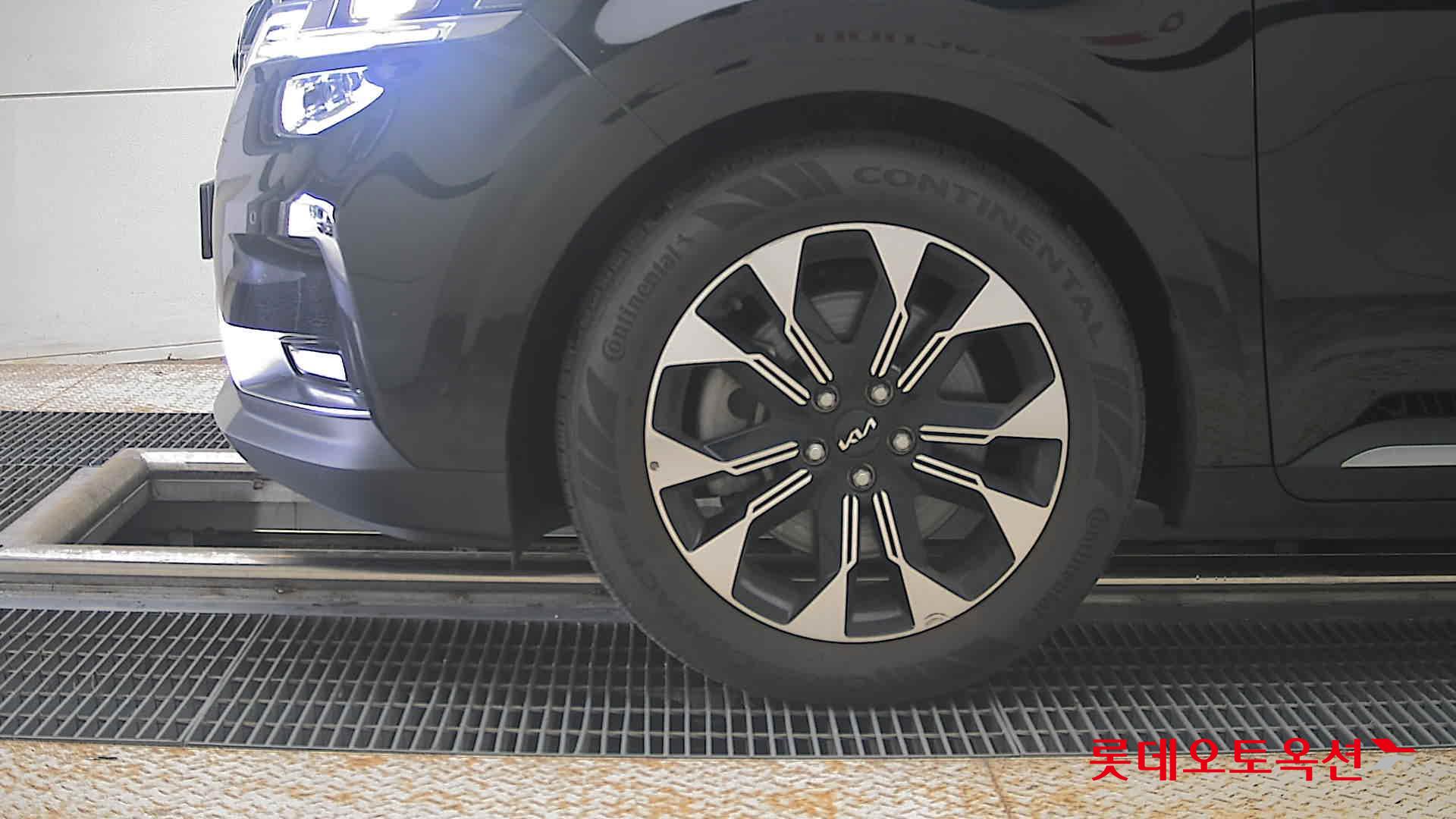 2023 - kia carnival