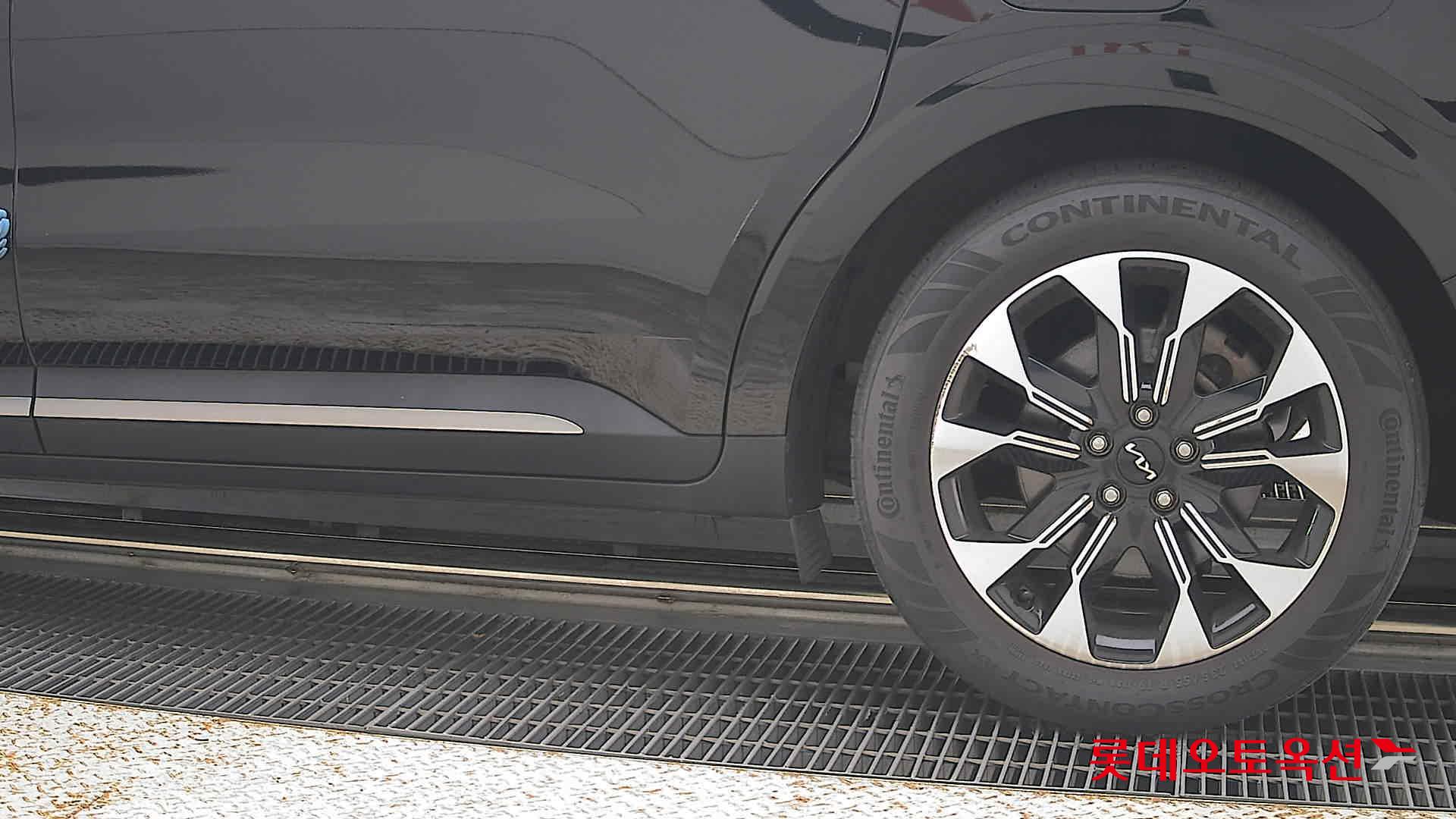 2023 - kia carnival