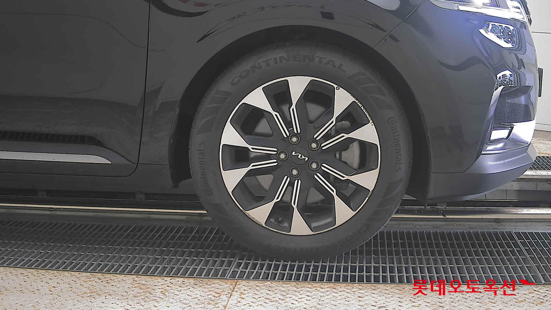 2023 - kia carnival