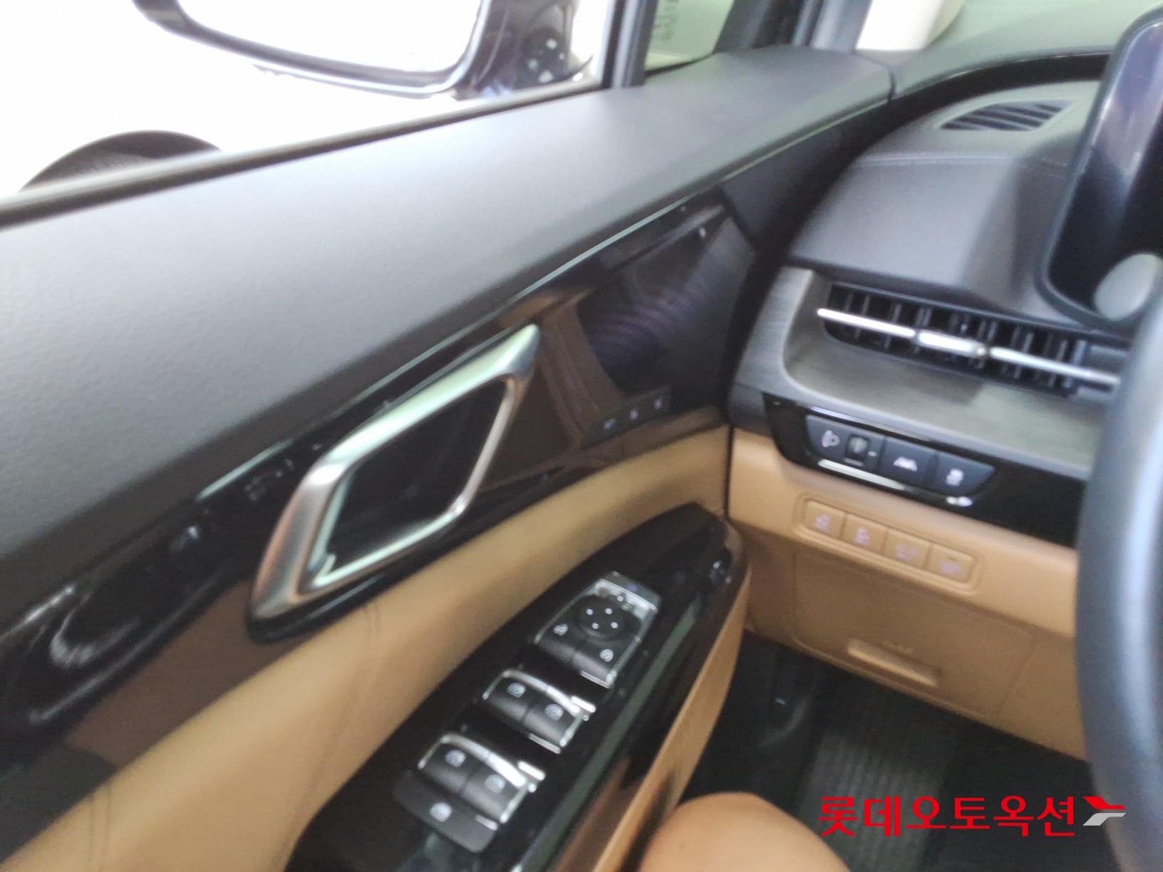 2023 - kia carnival