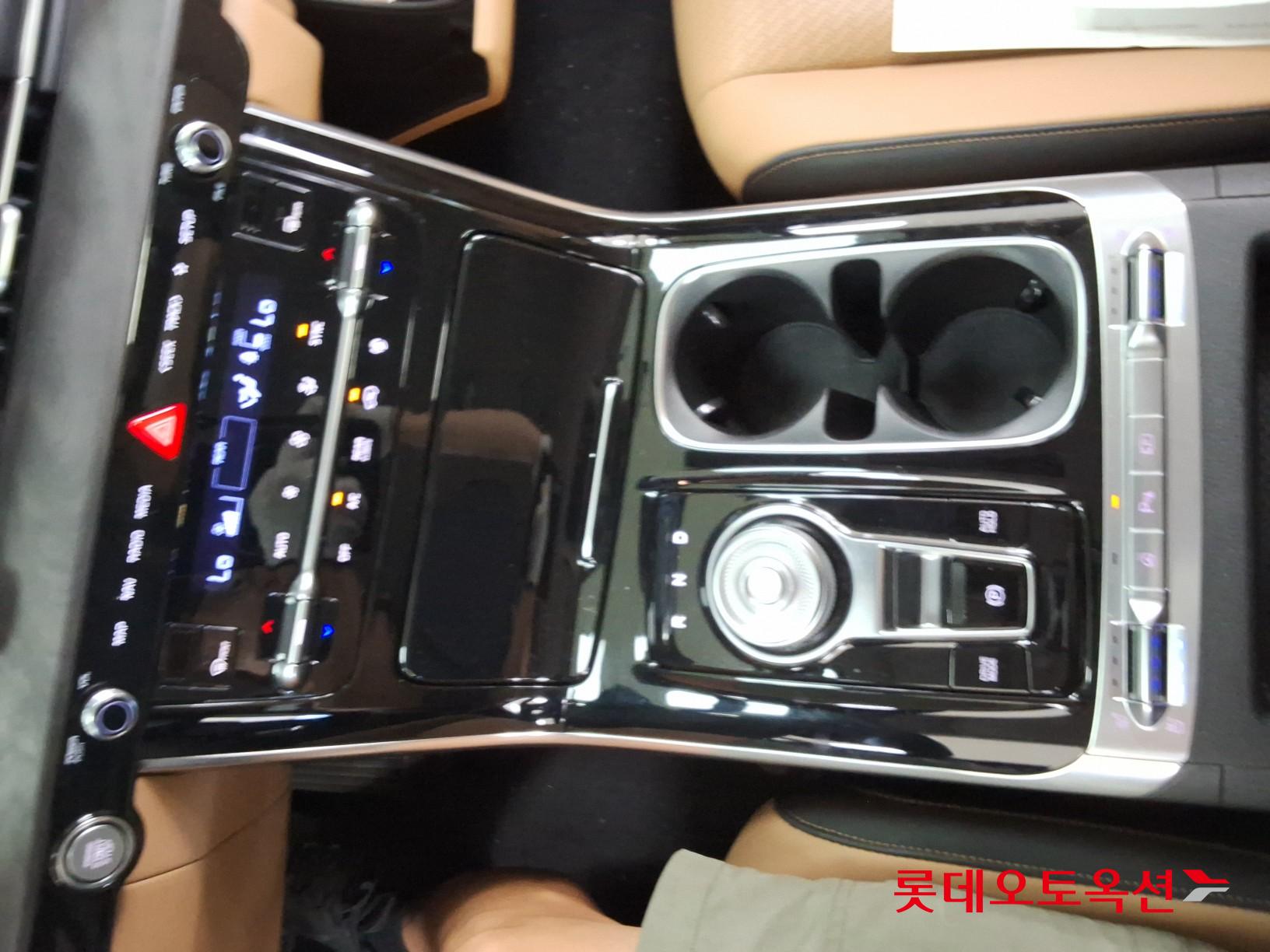 2023 - kia carnival