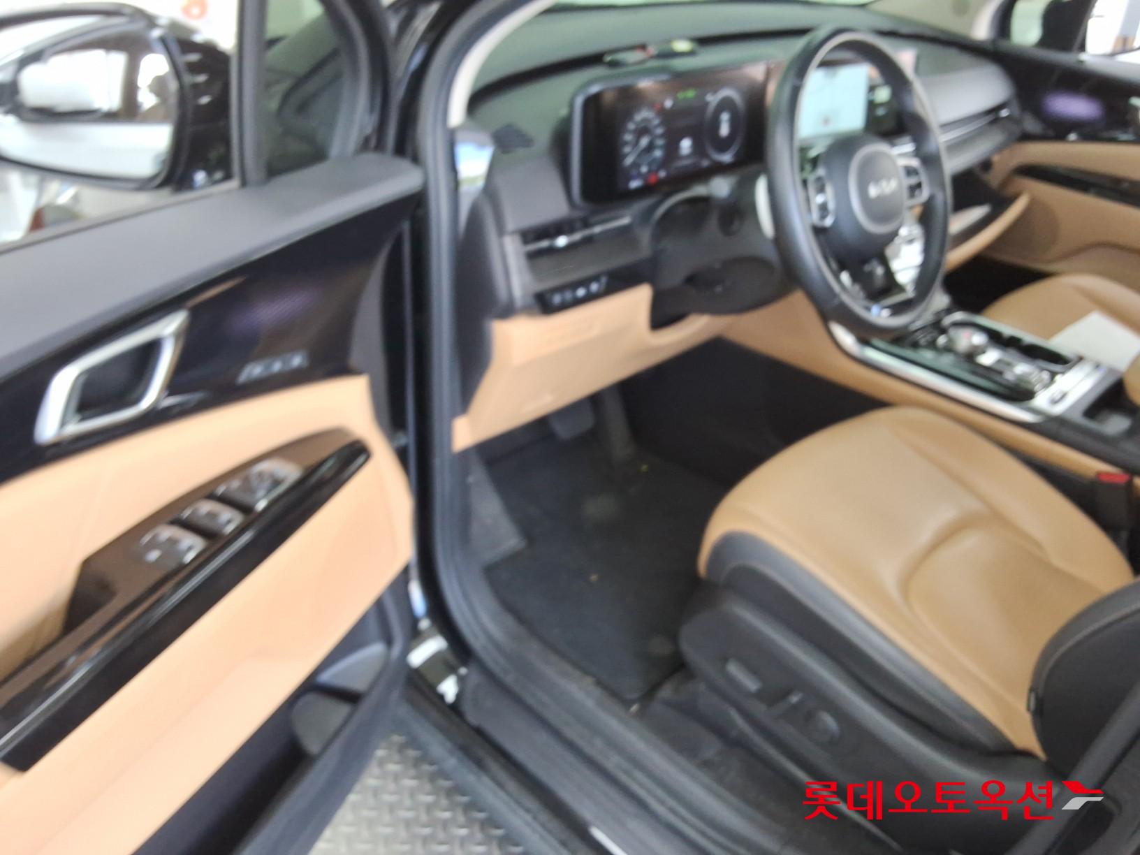 2023 - kia carnival