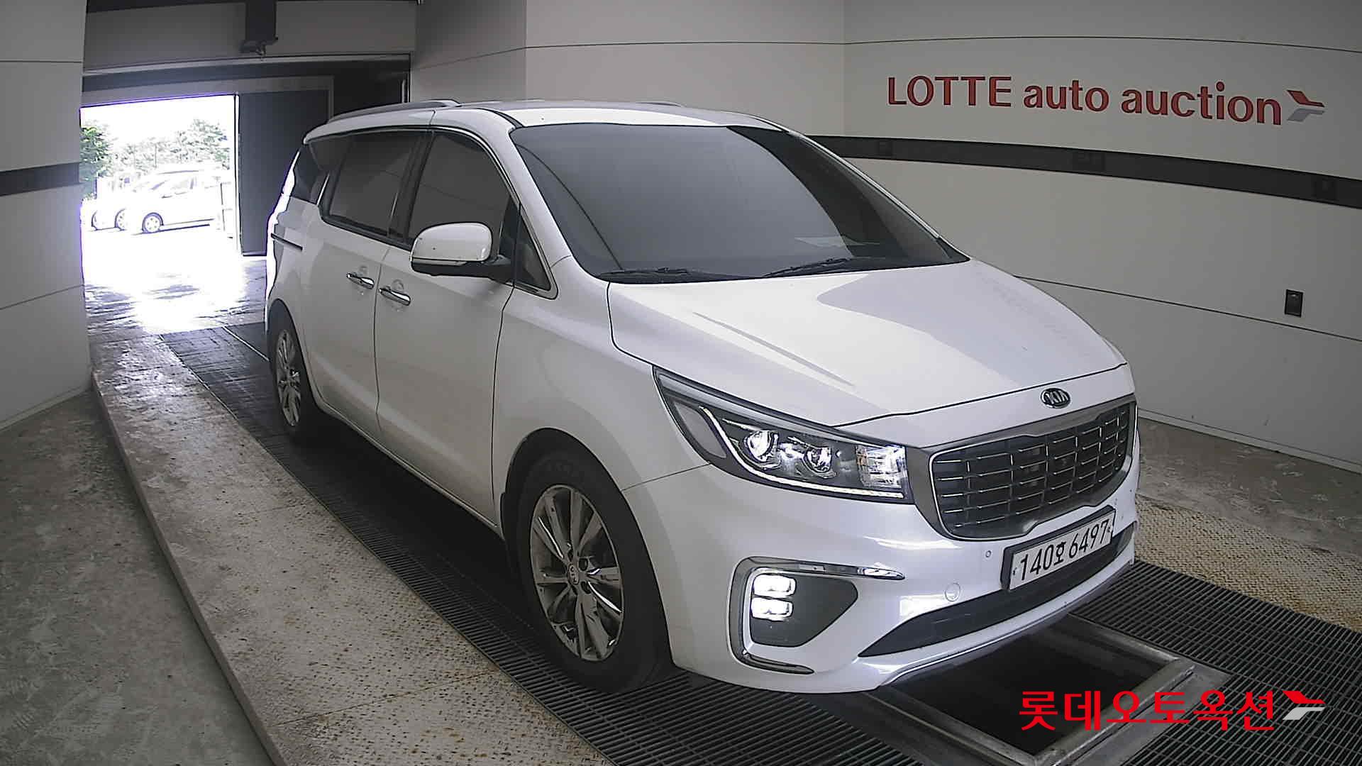 2020 - kia carnival