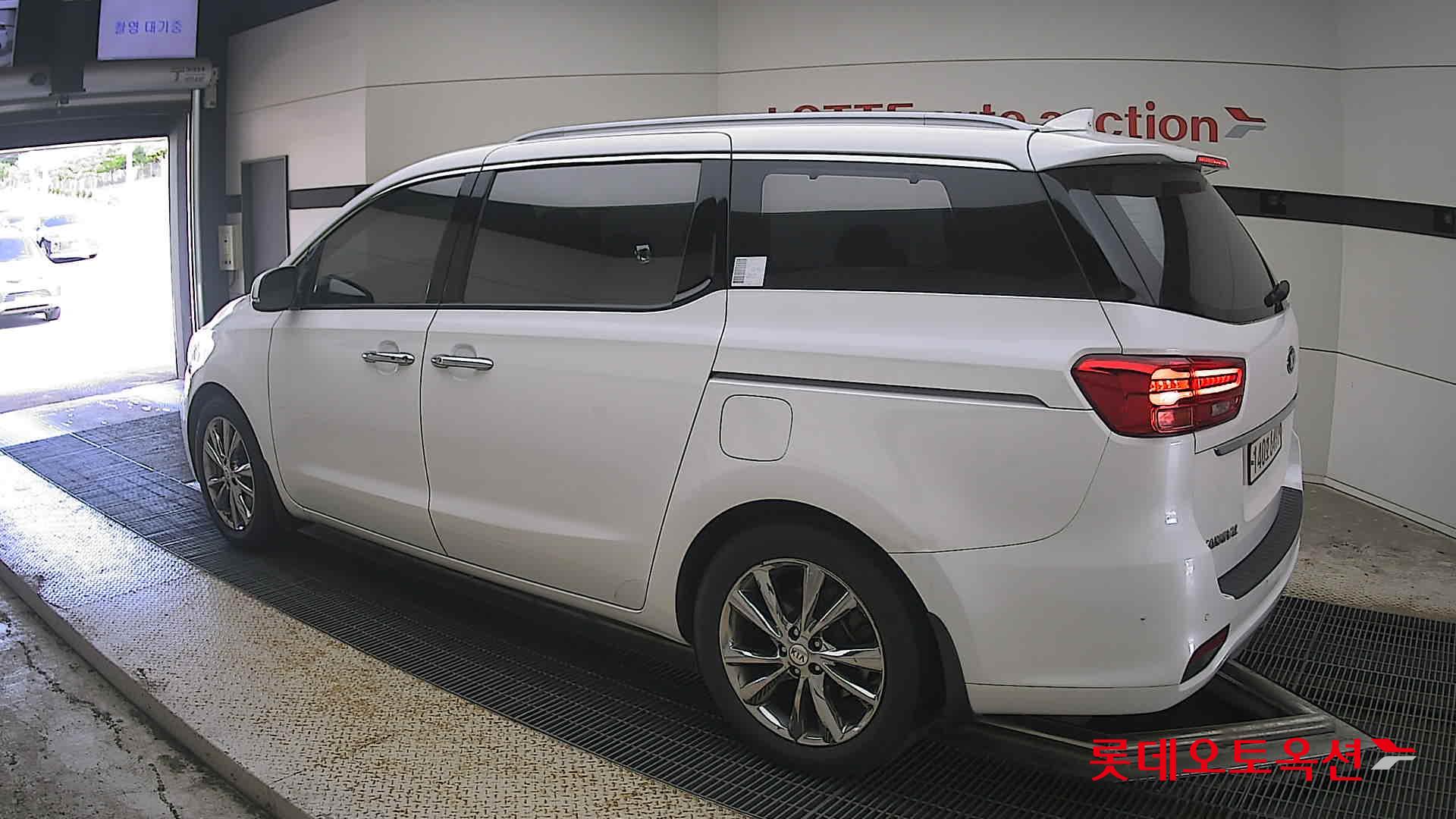 2020 - kia carnival
