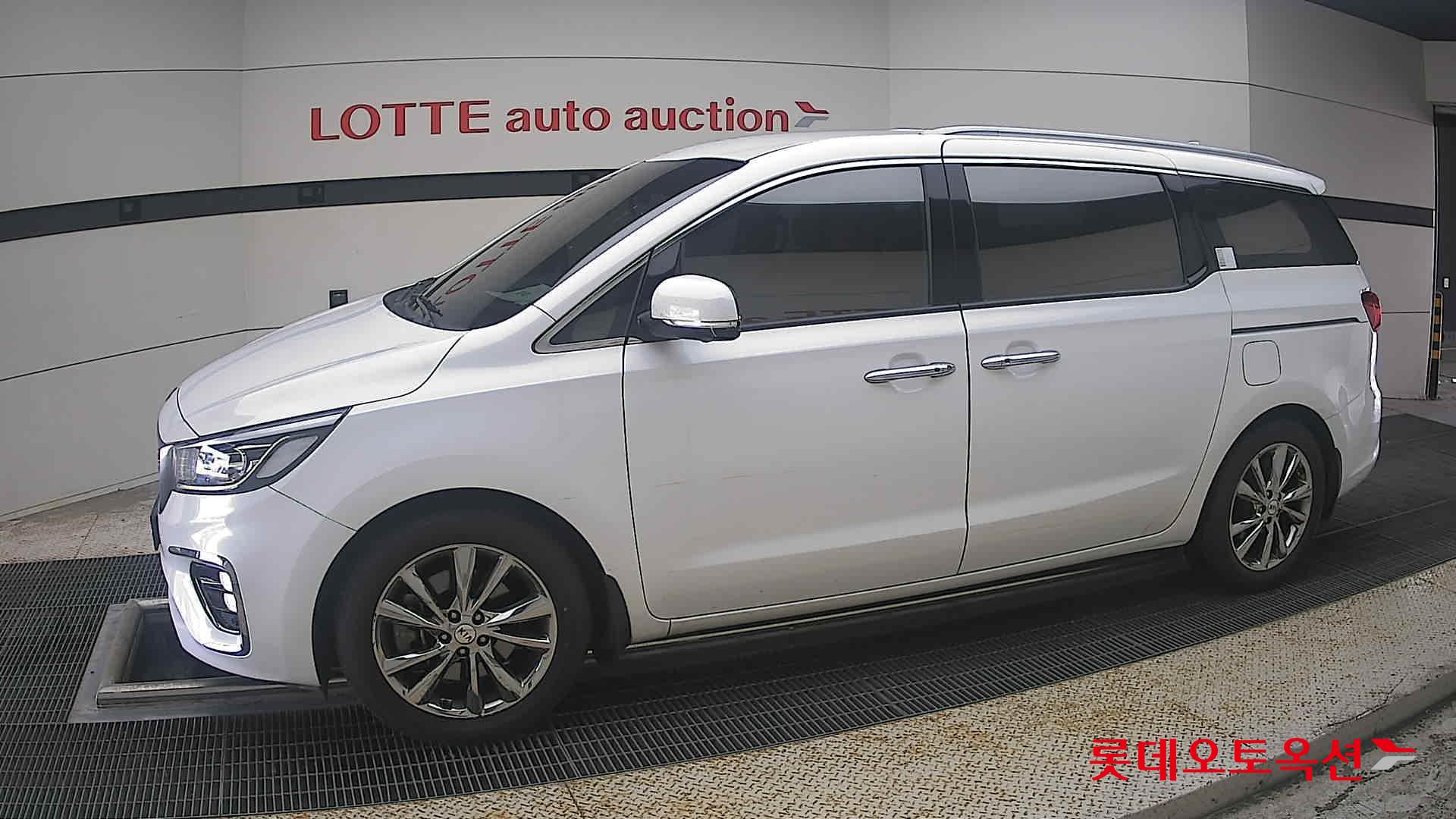 2020 - kia carnival