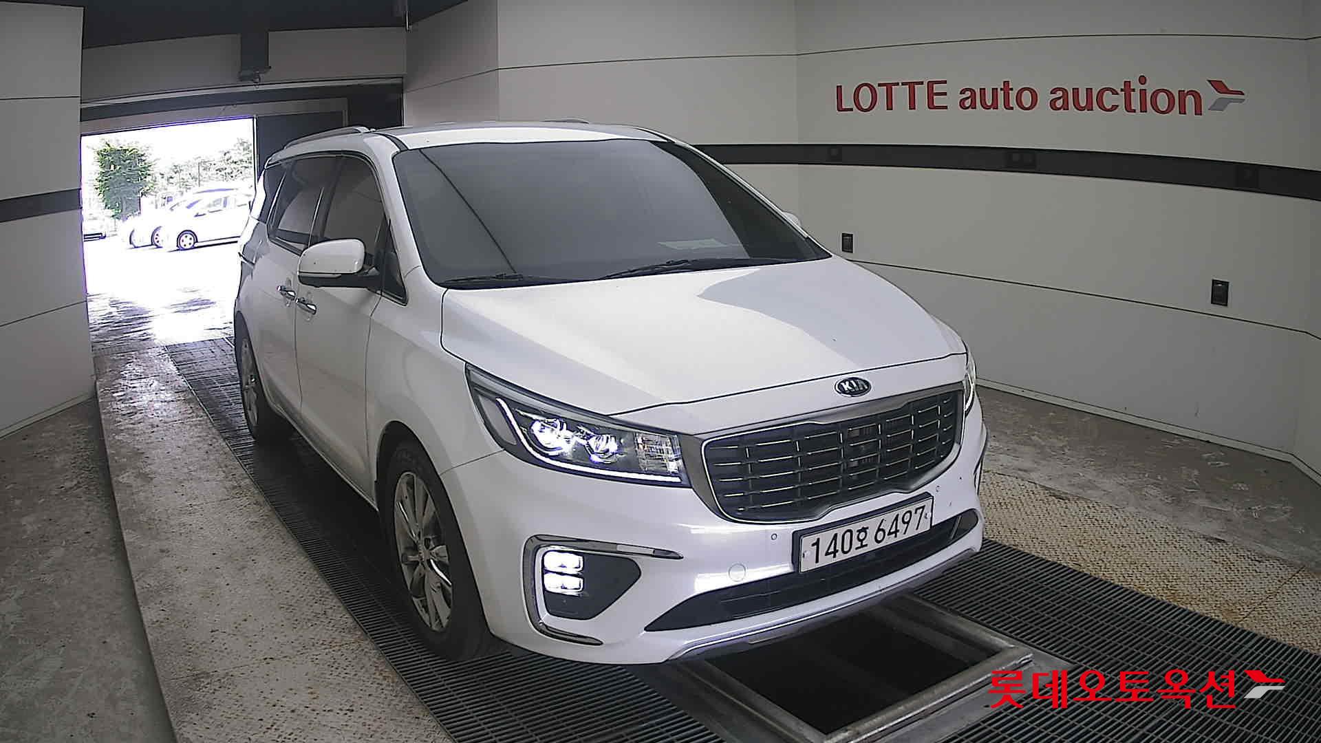 2020 - kia carnival