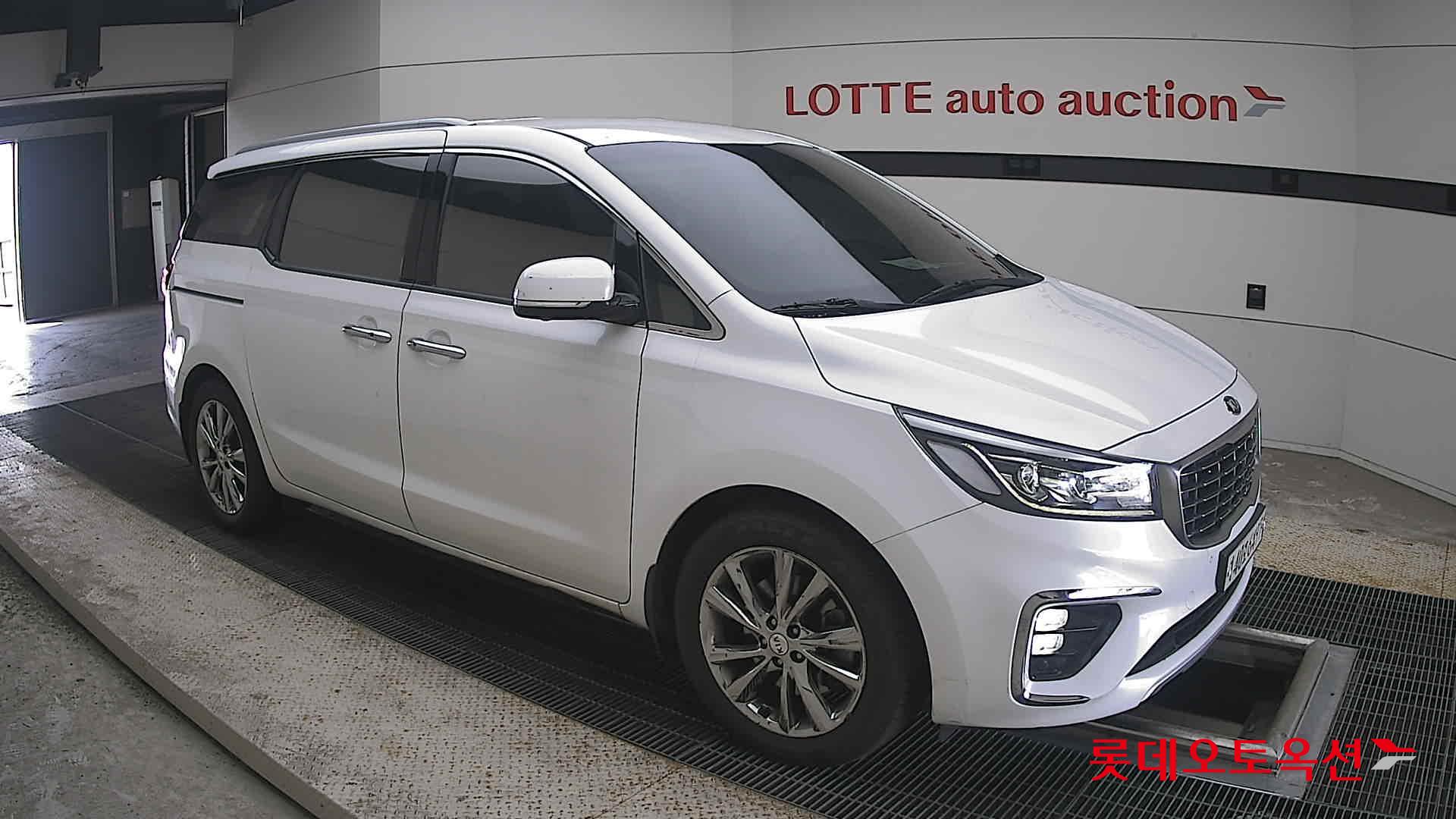 2020 - kia carnival