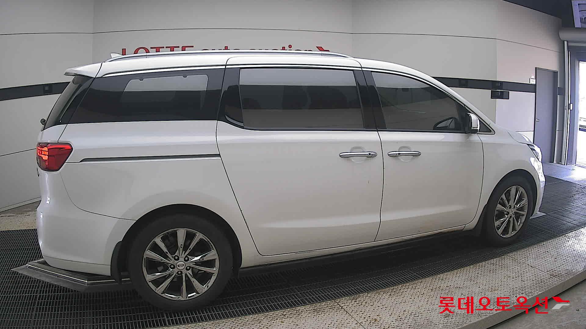 2020 - kia carnival