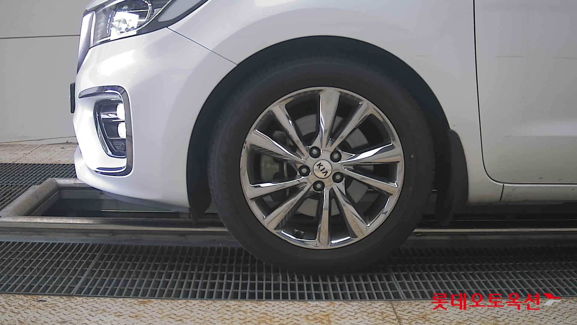 2020 - kia carnival
