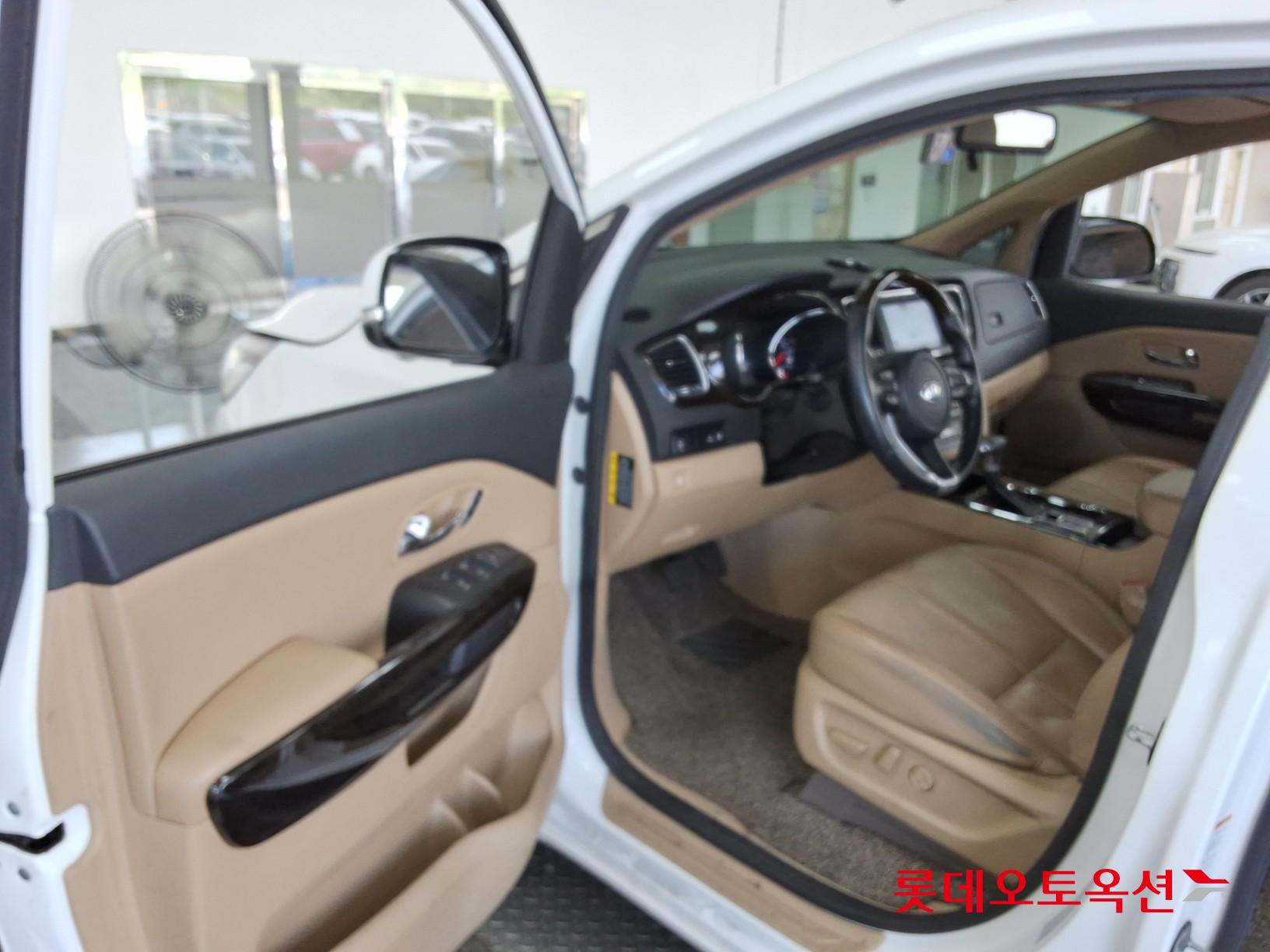 2020 - kia carnival