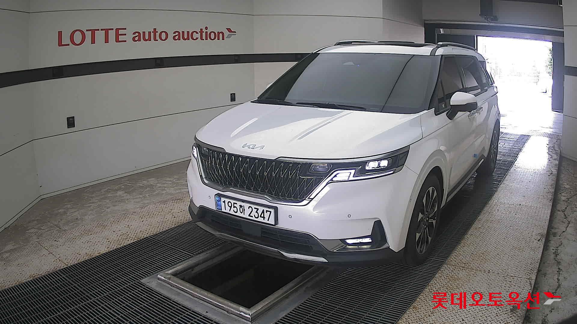 2023 - kia carnival
