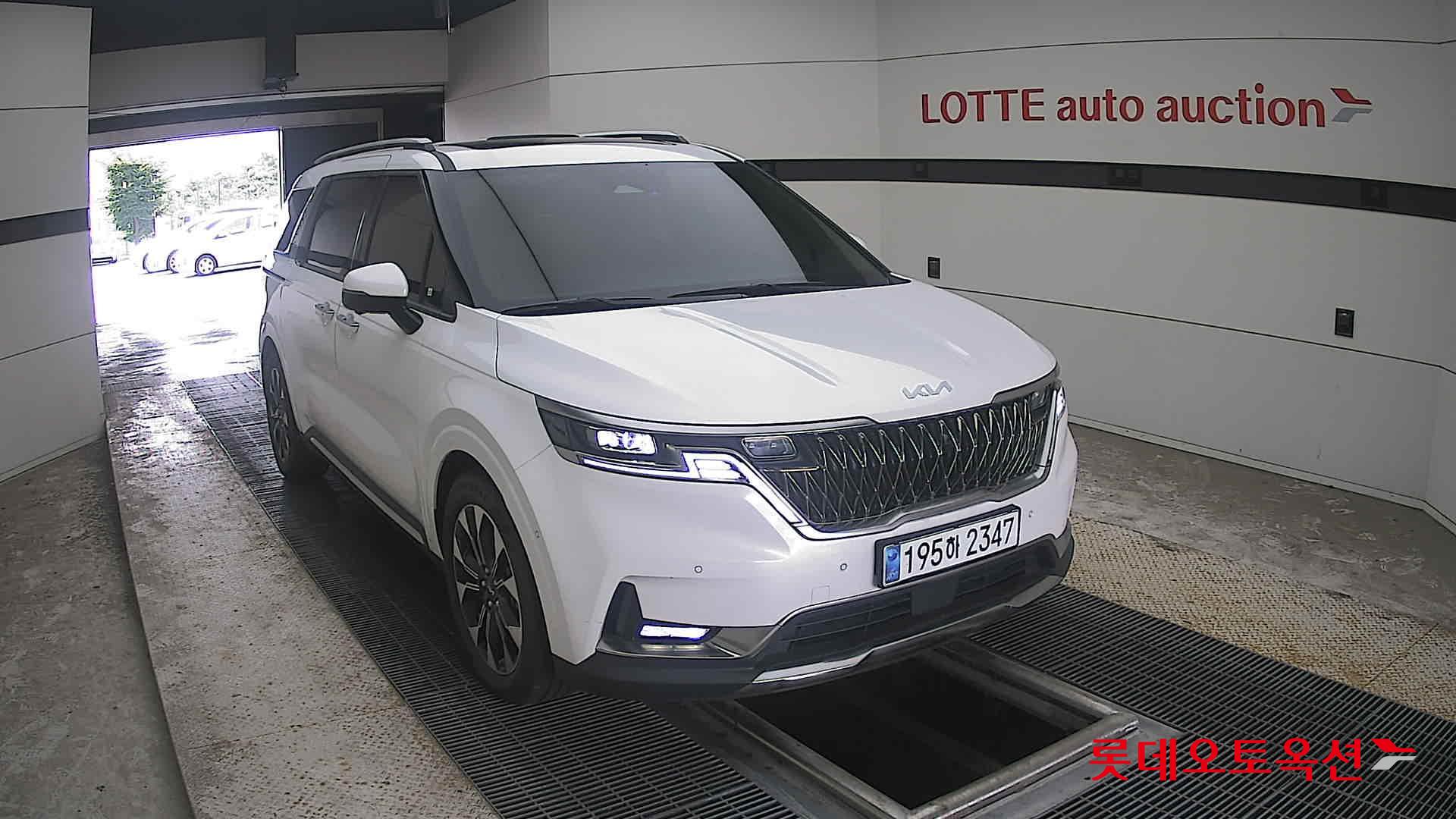 2023 - kia carnival