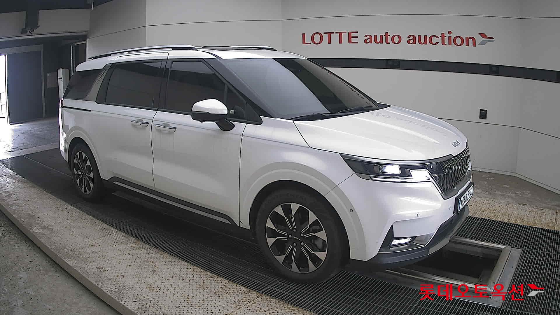 2023 - kia carnival