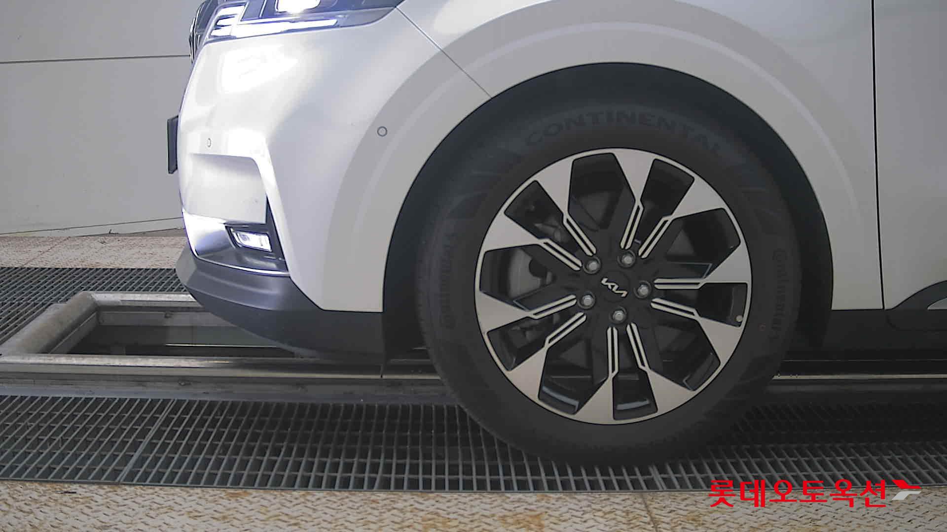 2023 - kia carnival