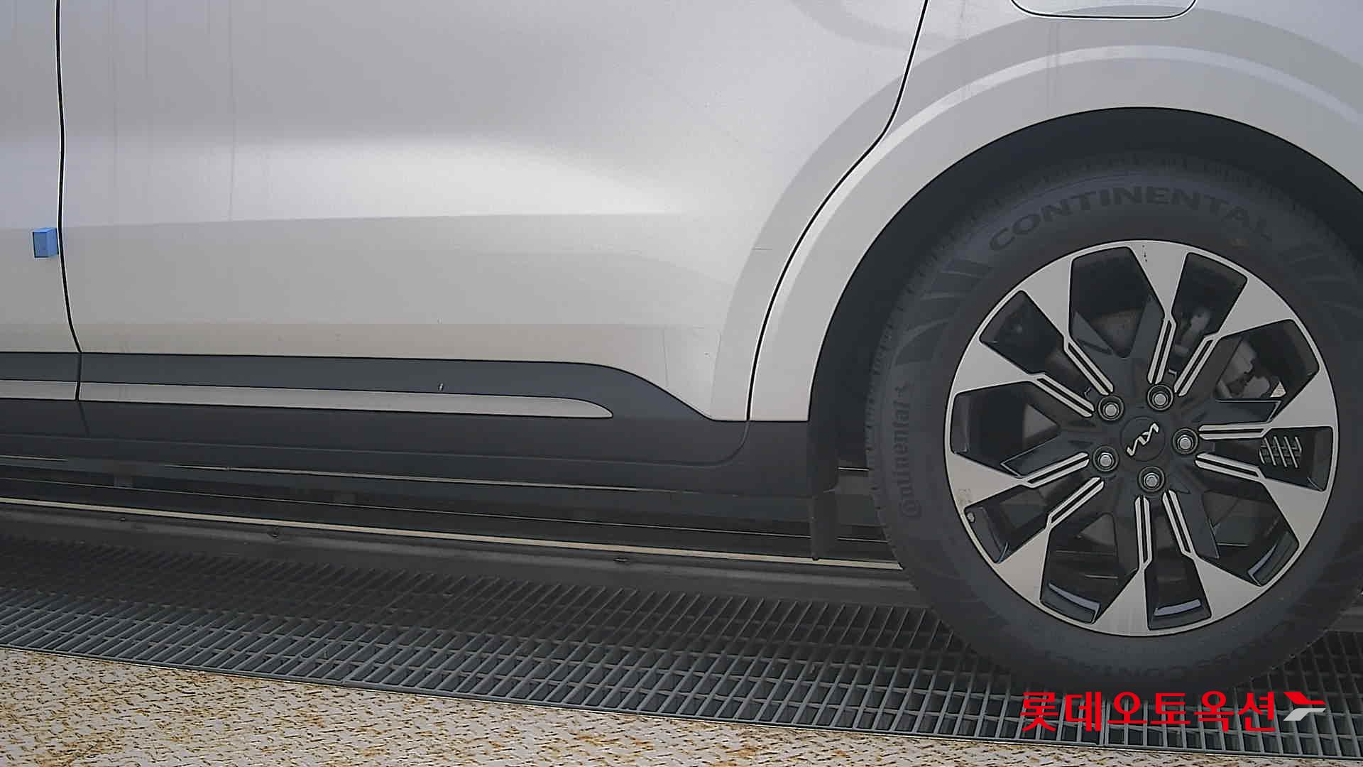 2023 - kia carnival