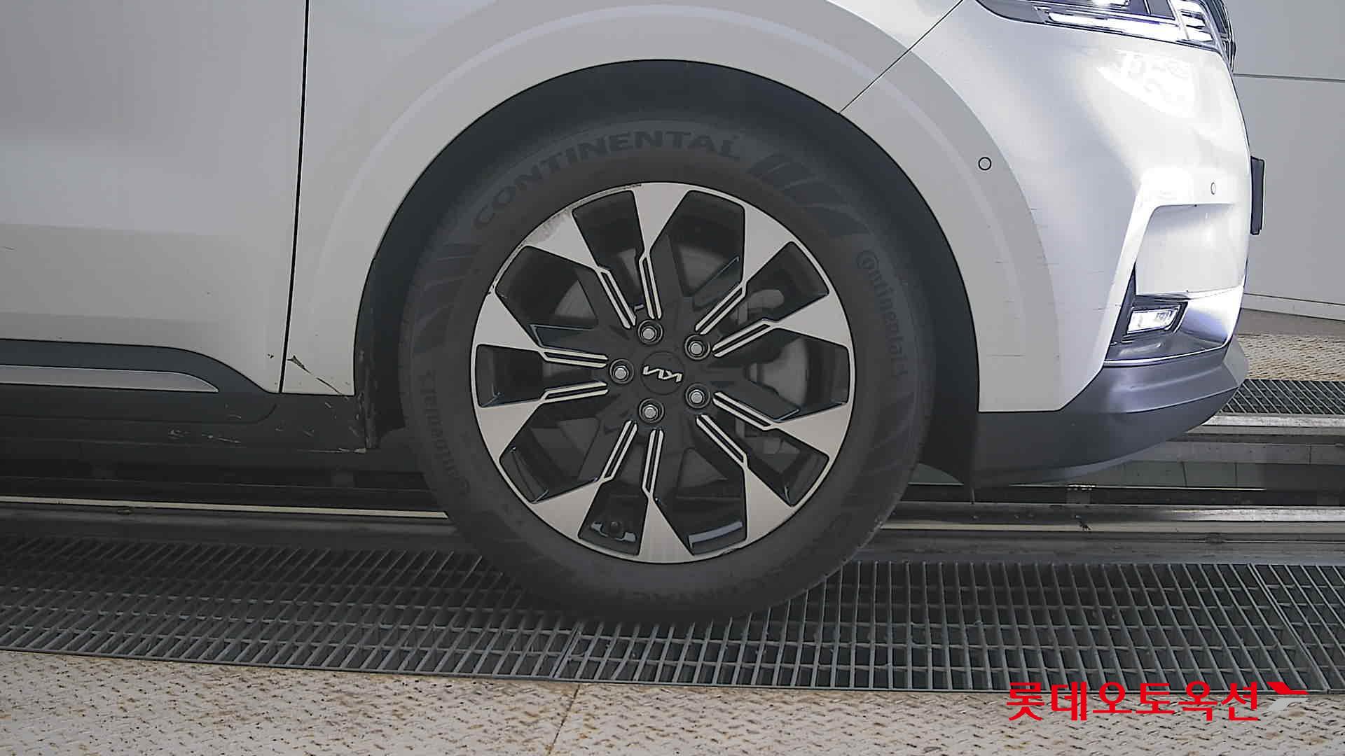 2023 - kia carnival
