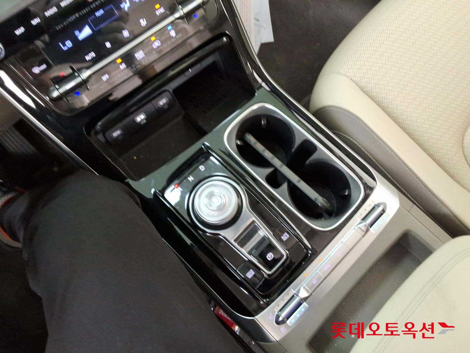 2023 - kia carnival