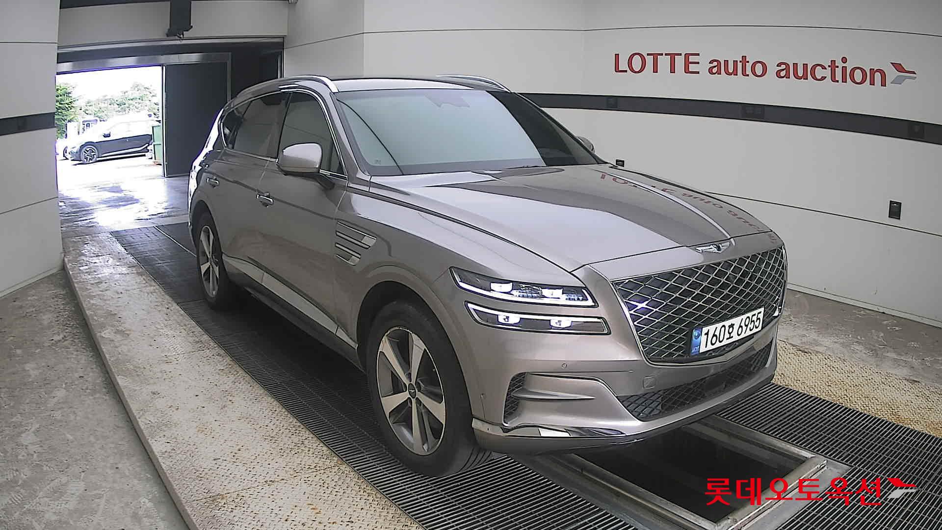 2021 - genesis gv80