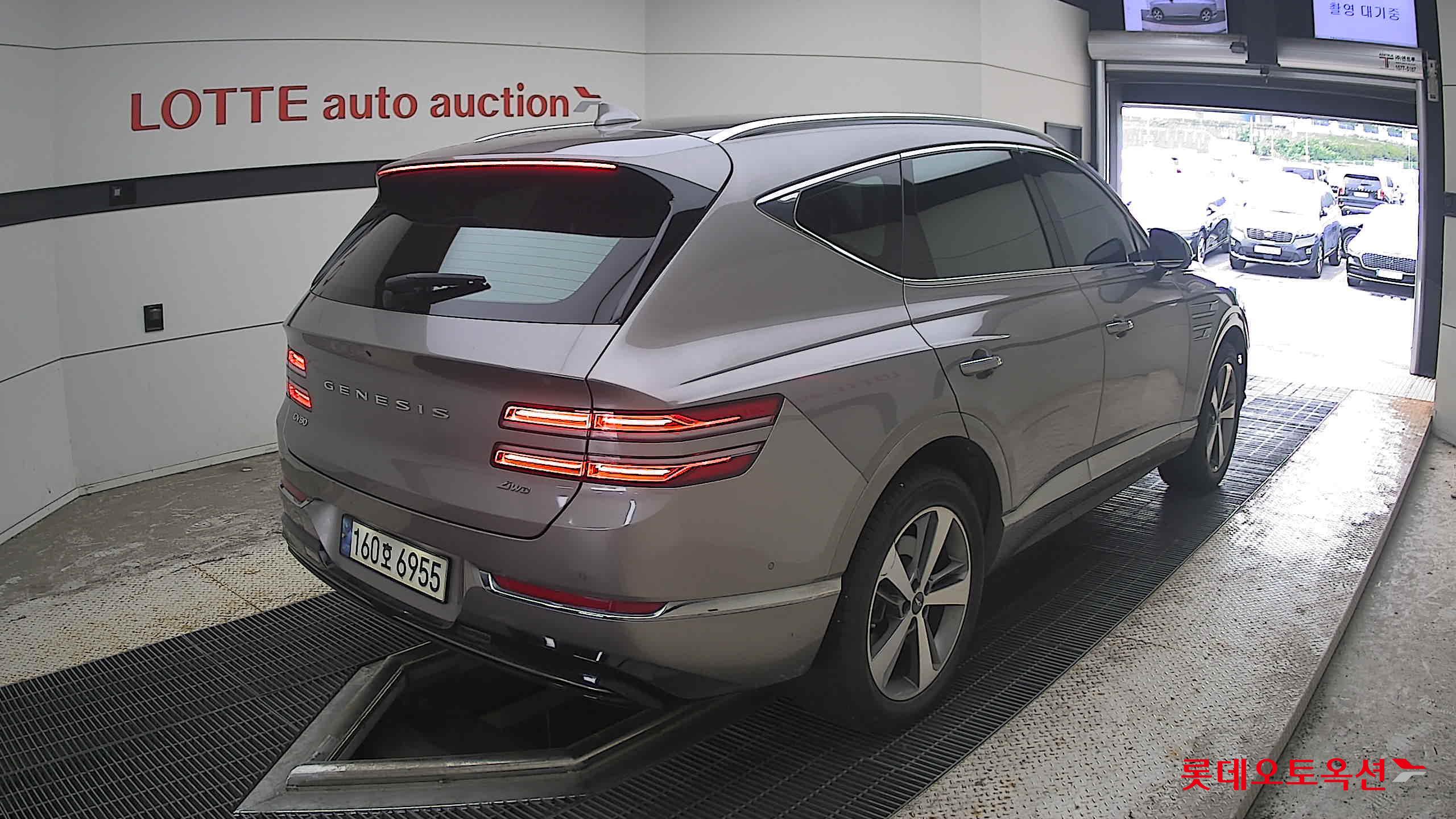 2021 - genesis gv80