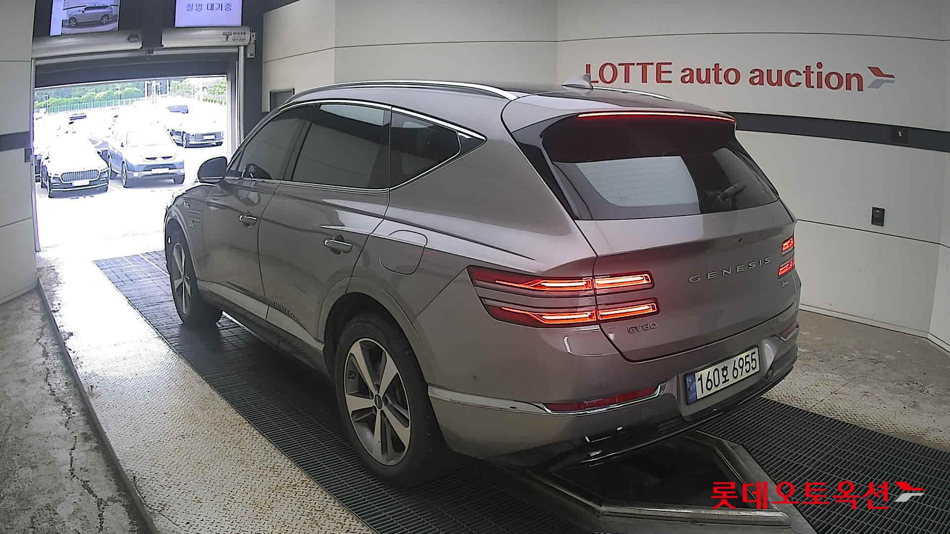 2021 - genesis gv80