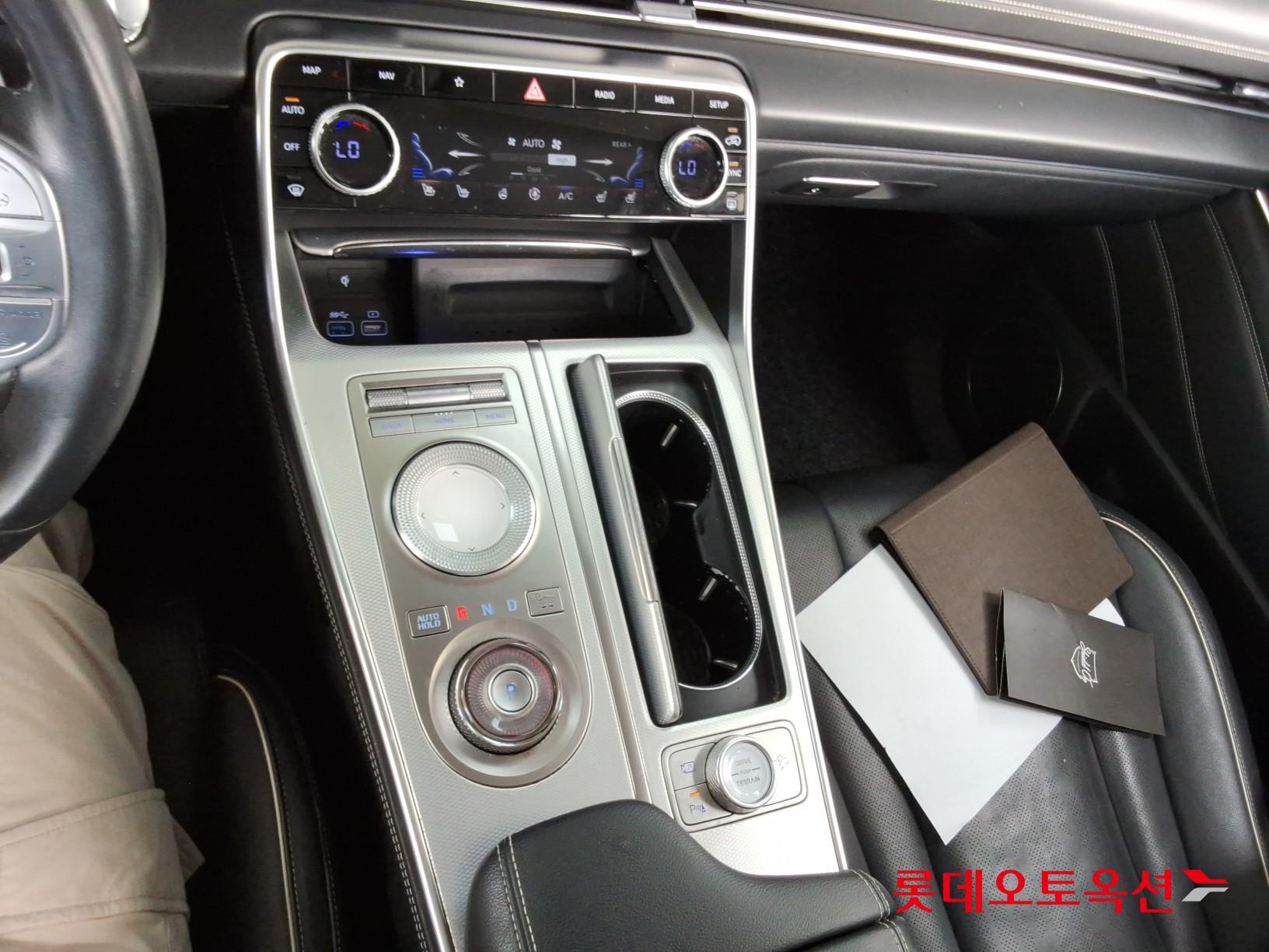 2021 - genesis gv80