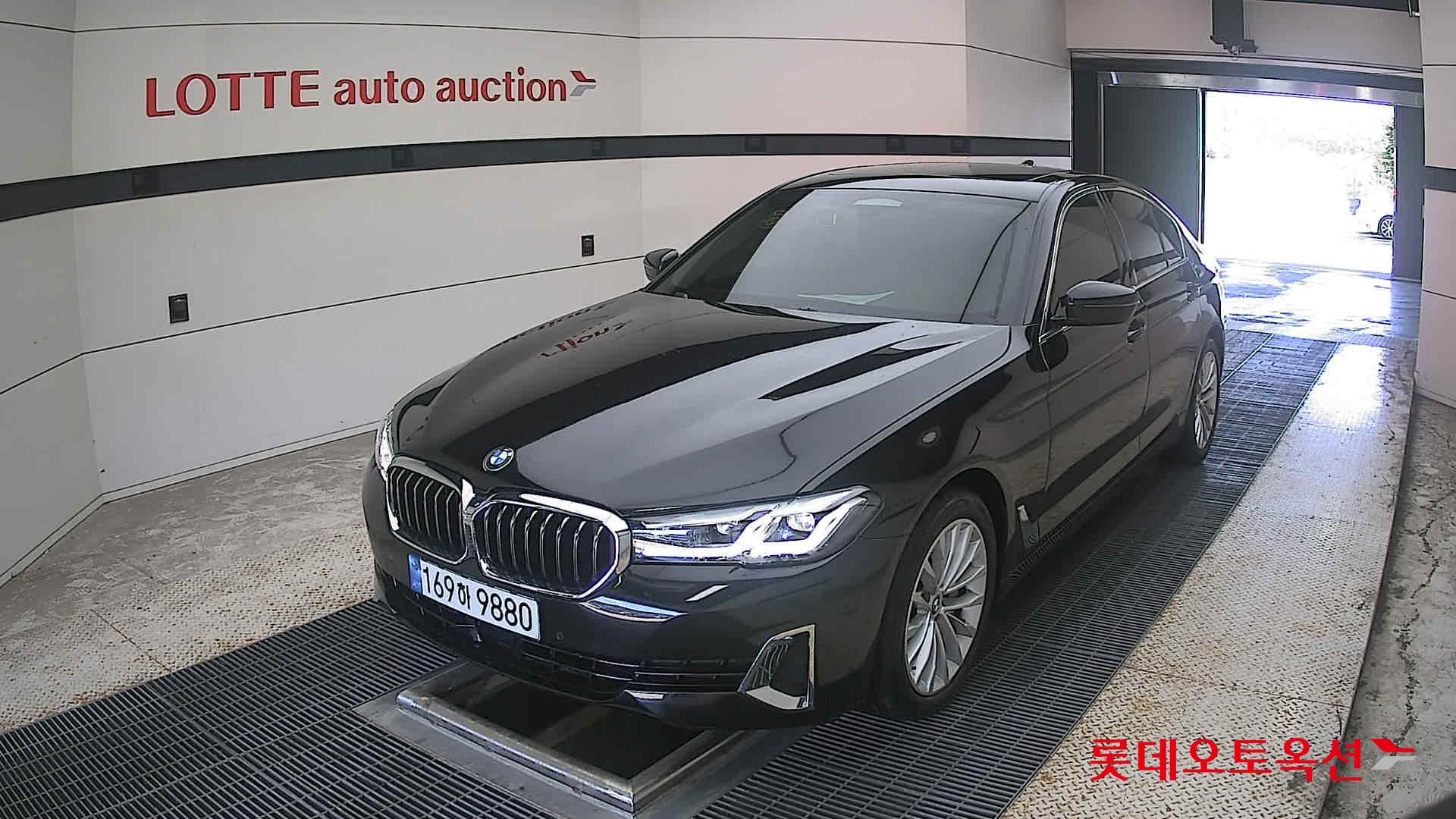 2022 - bmw 530i