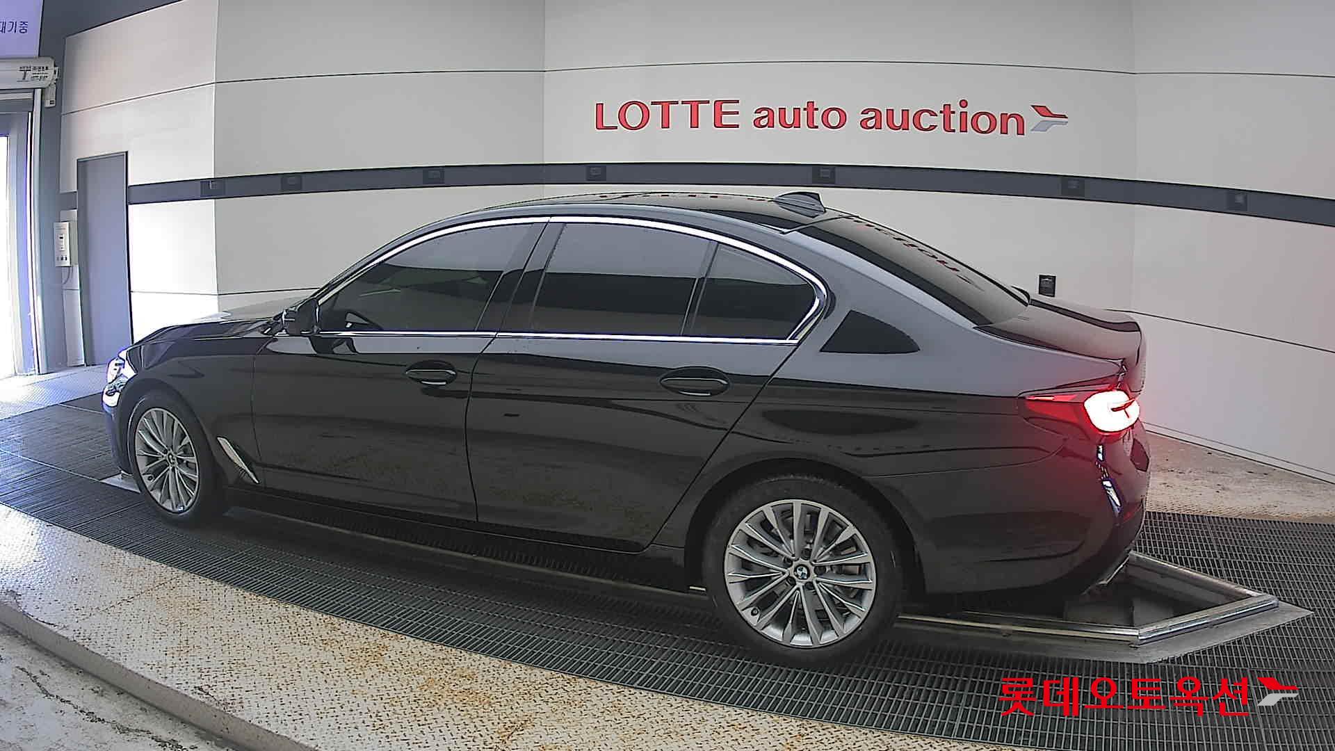 2022 - bmw 530i