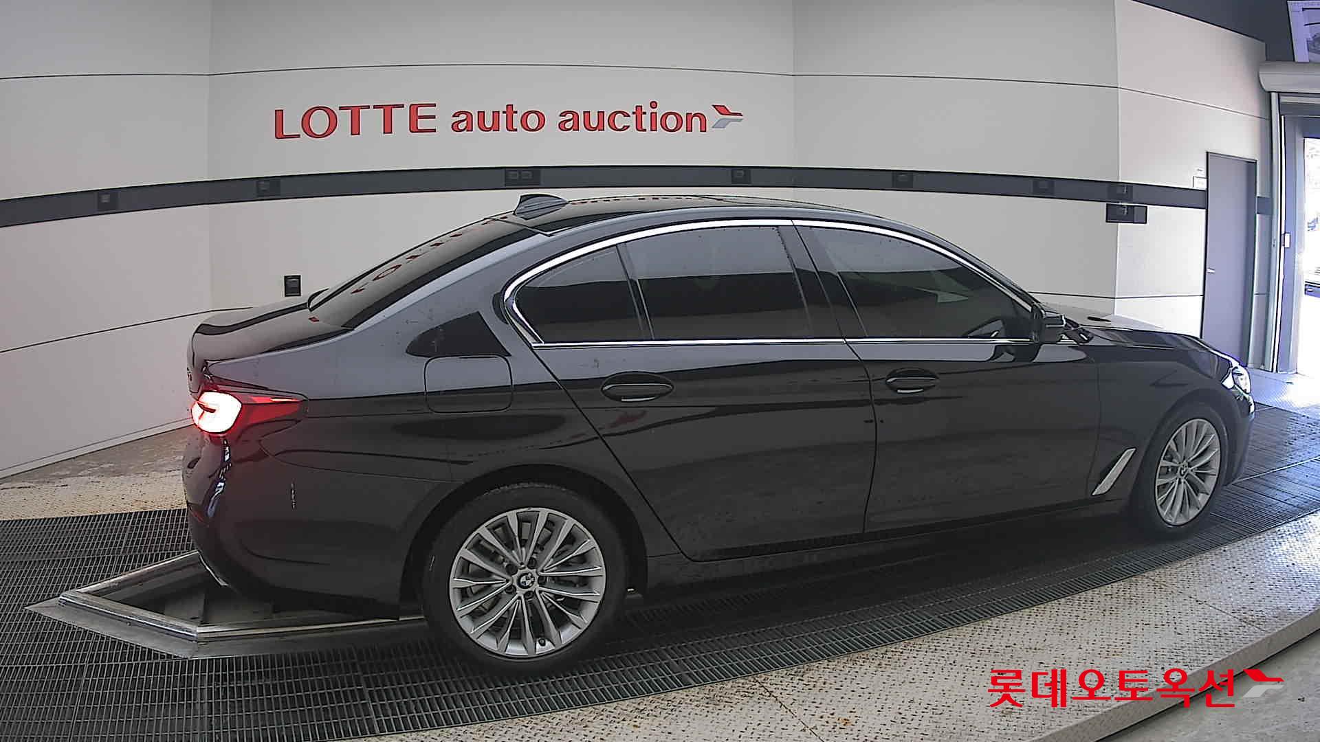 2022 - bmw 530i
