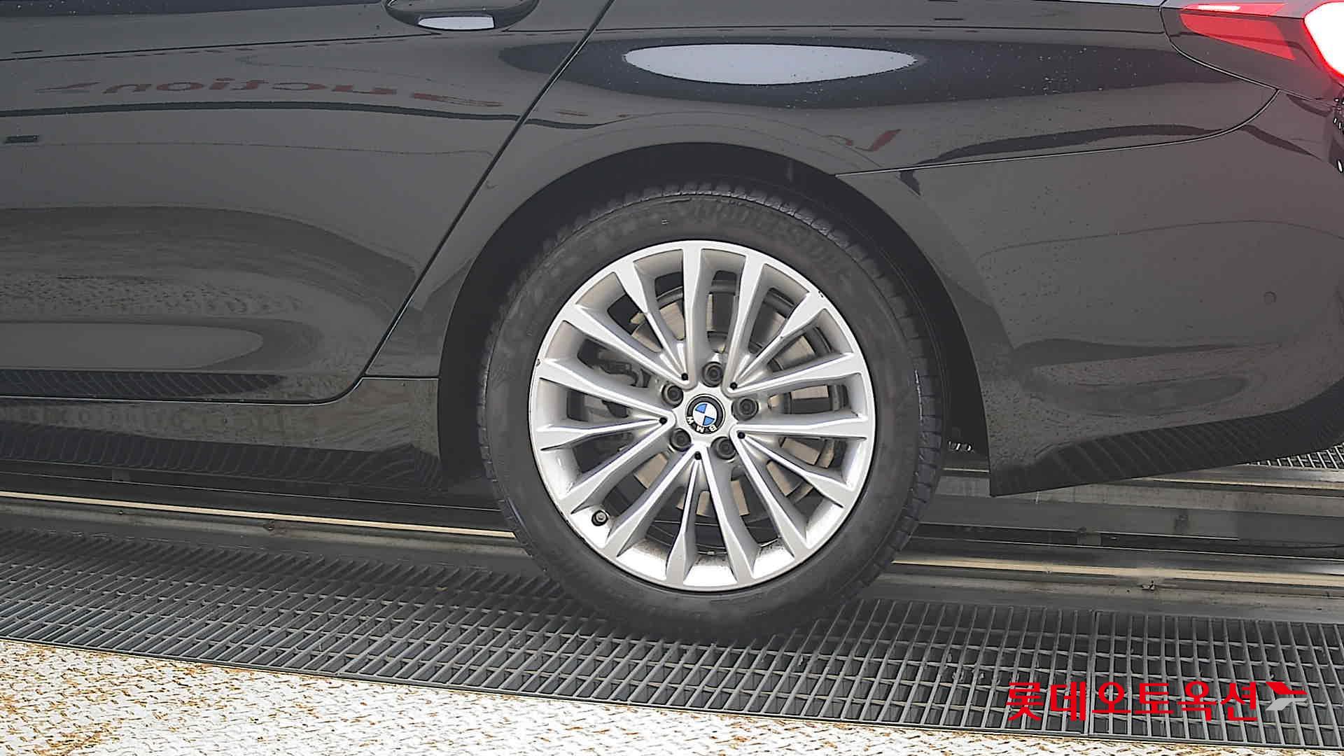 2022 - bmw 530i