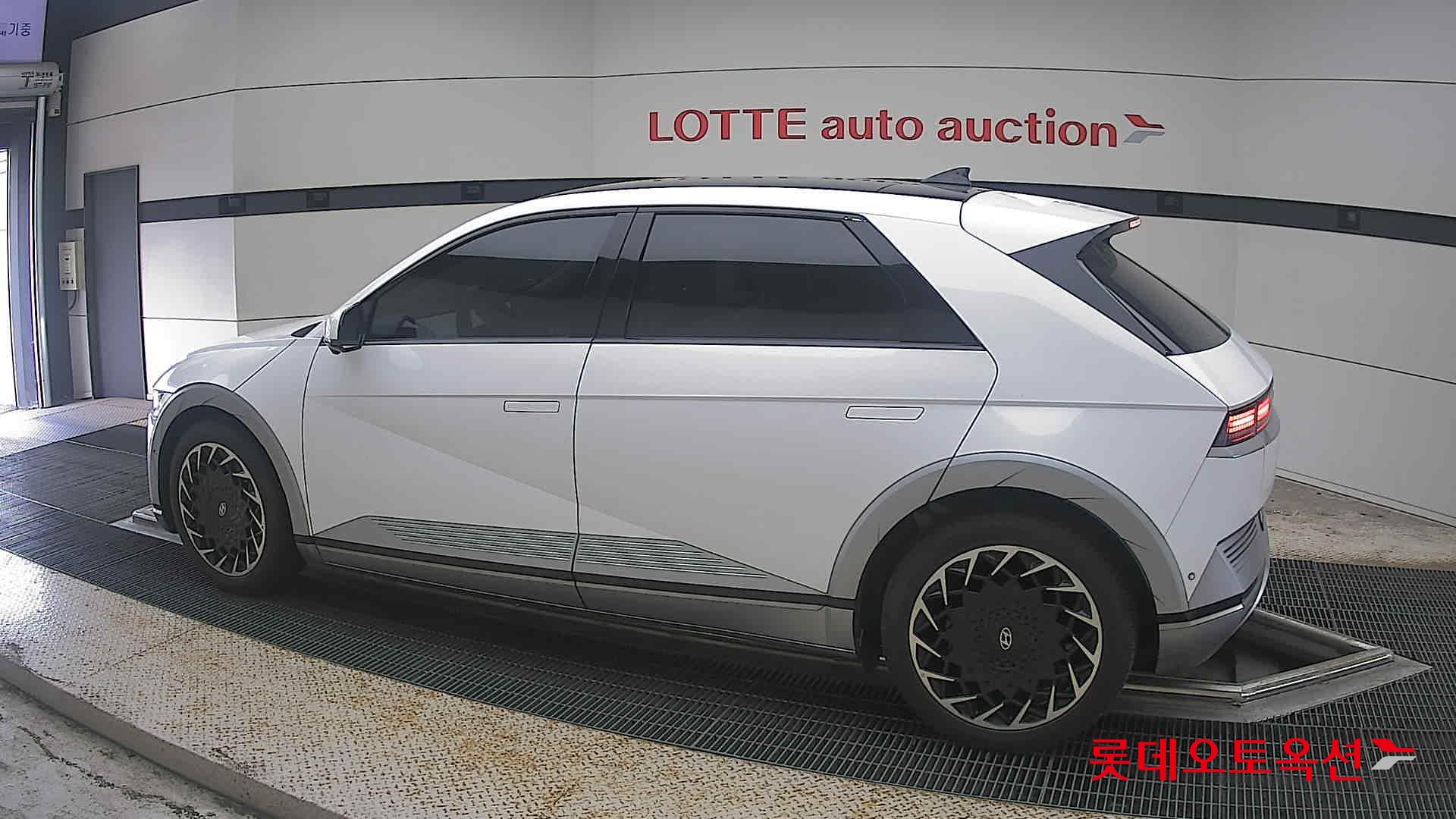 2022 - hyundai ioniq