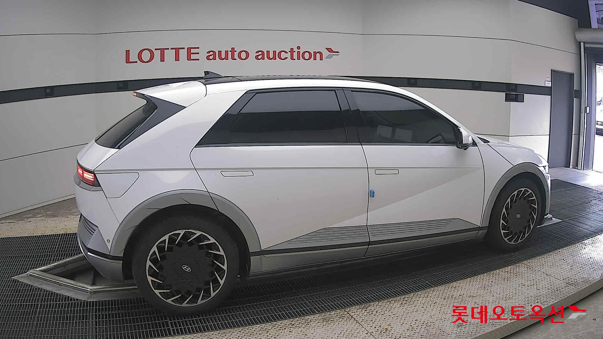 2022 - hyundai ioniq