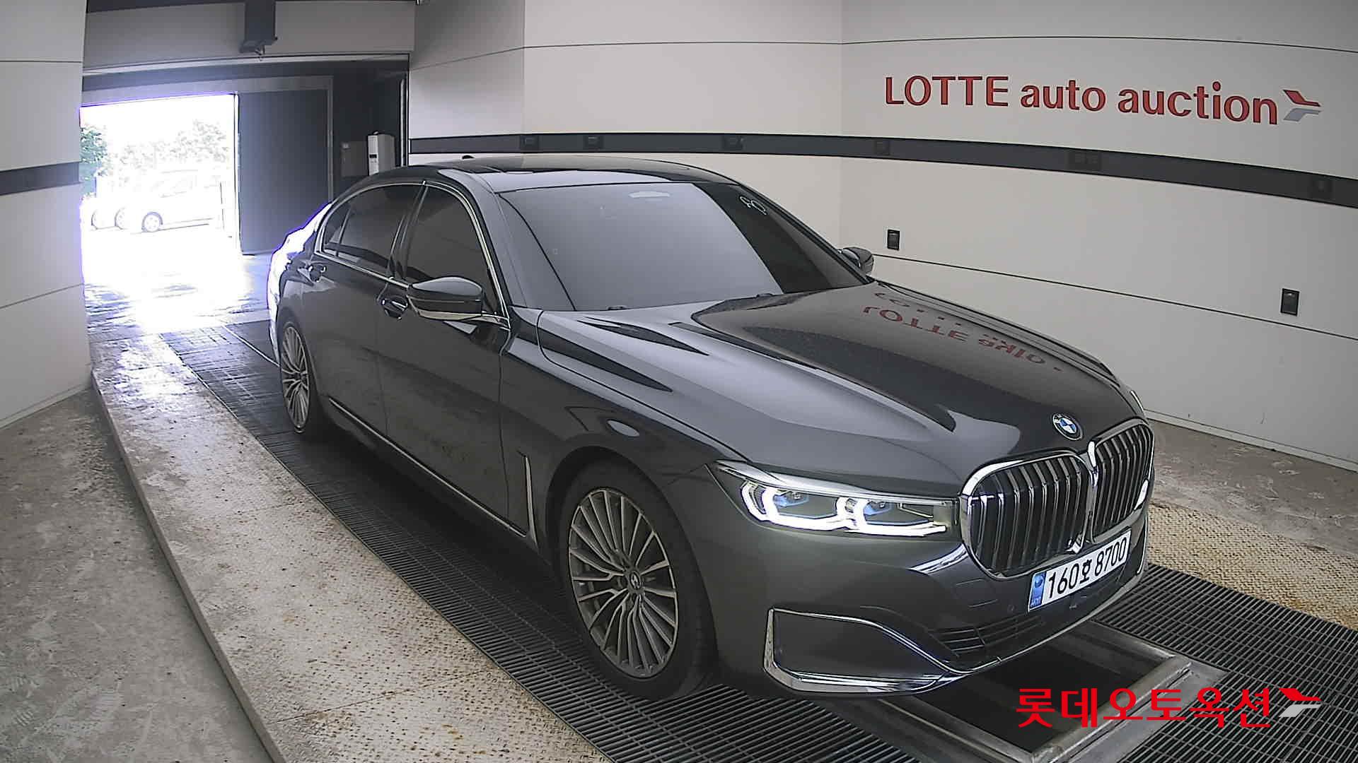 2021 - bmw m7