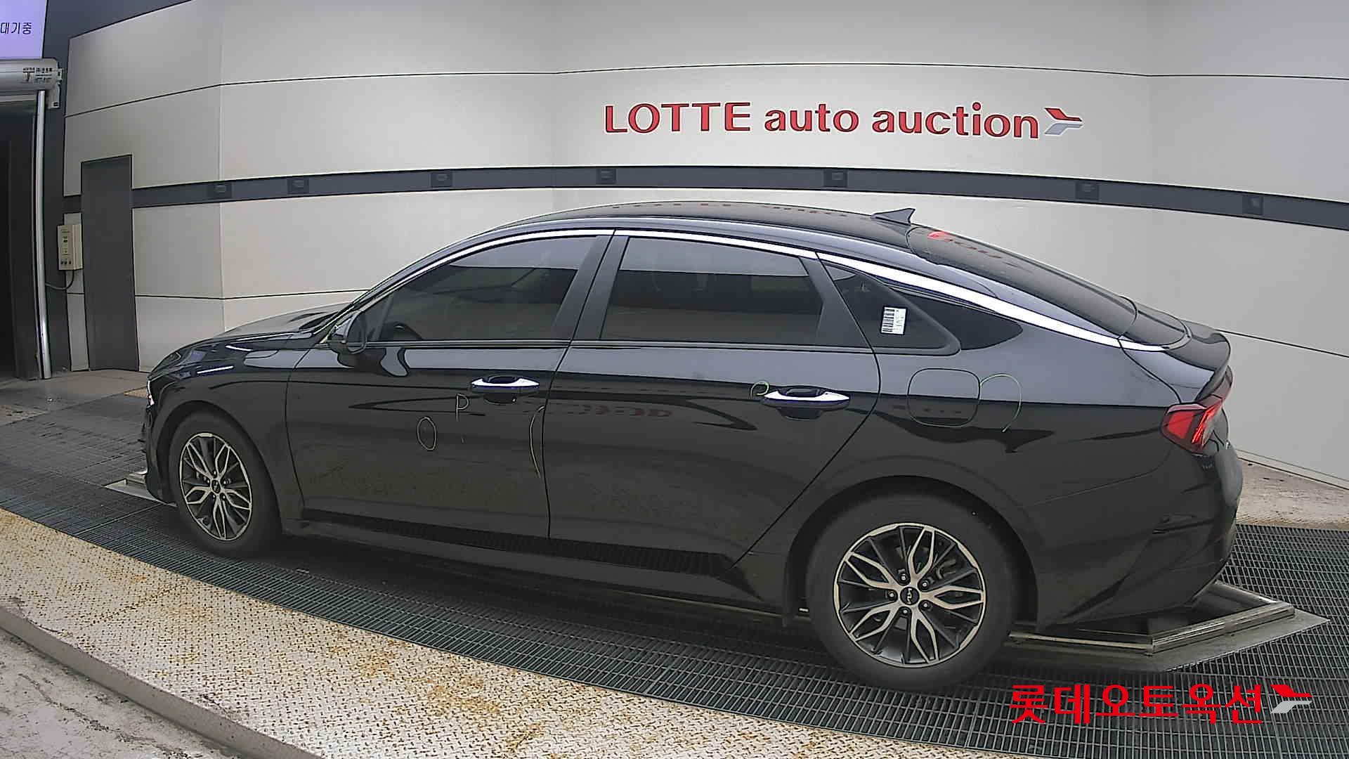 2022 - kia k5