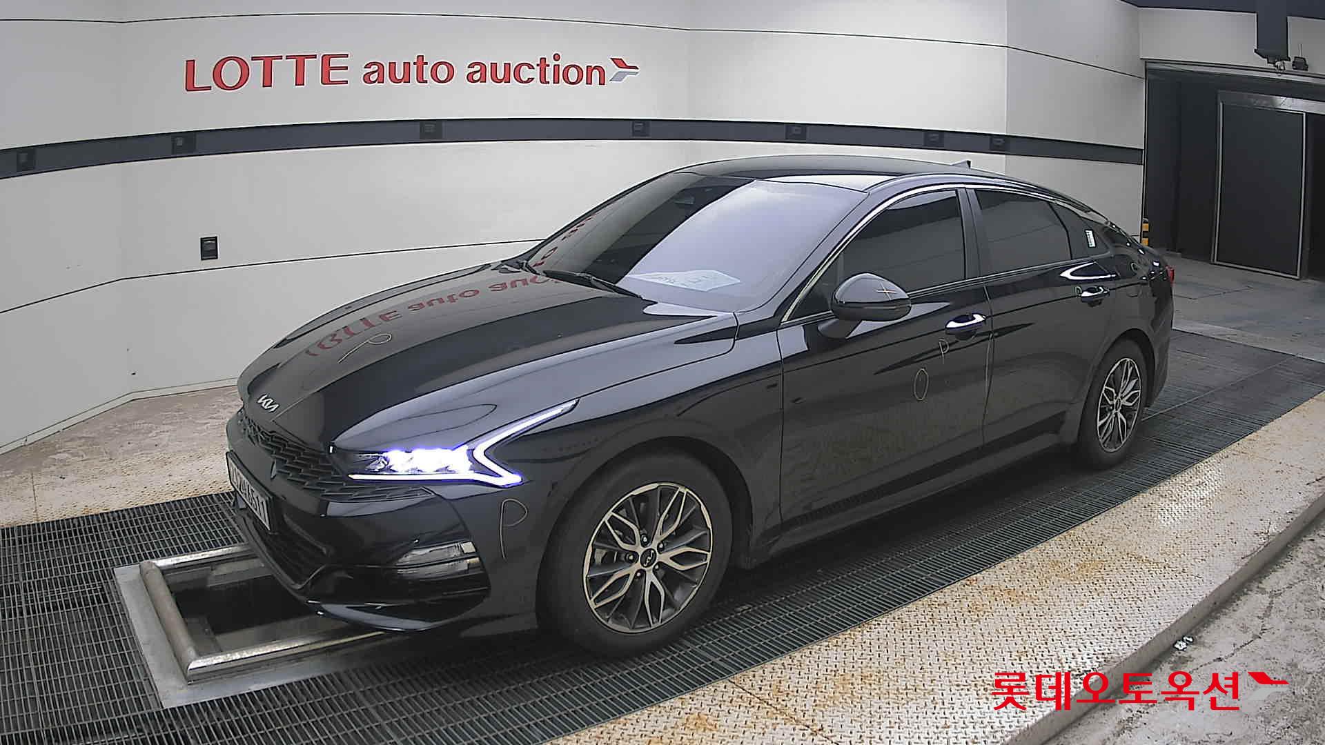 2022 - kia k5