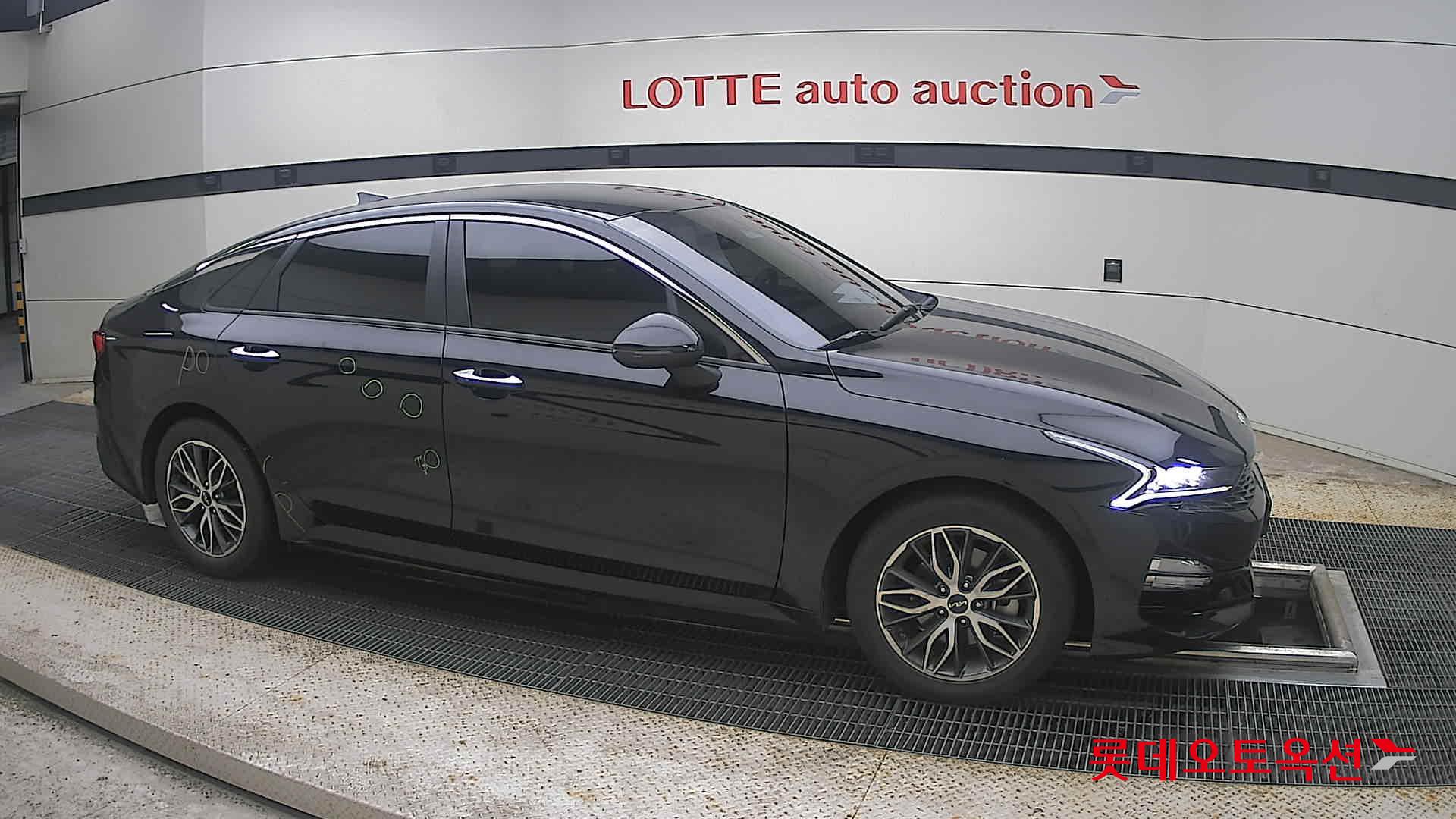 2022 - kia k5