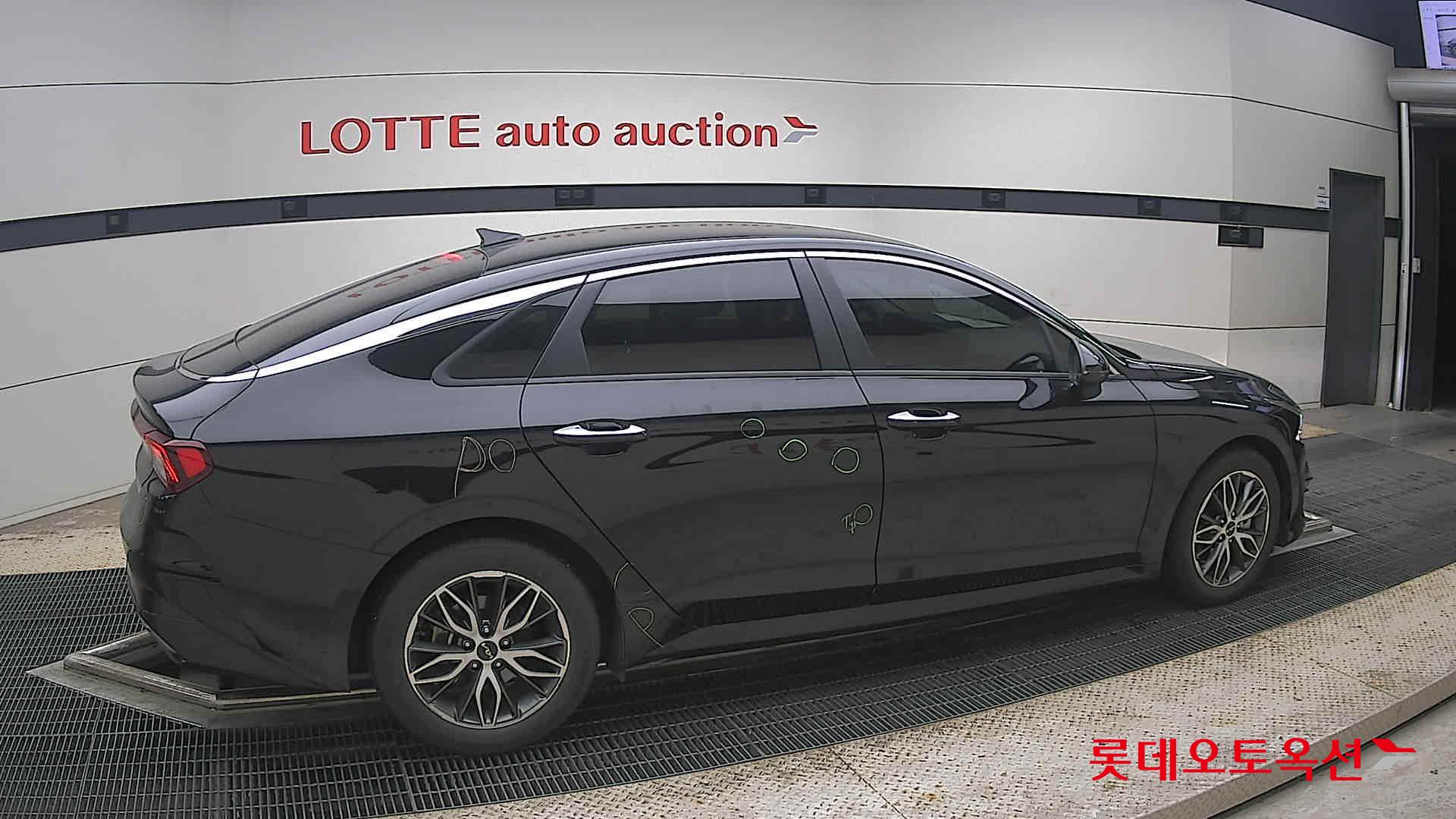 2022 - kia k5