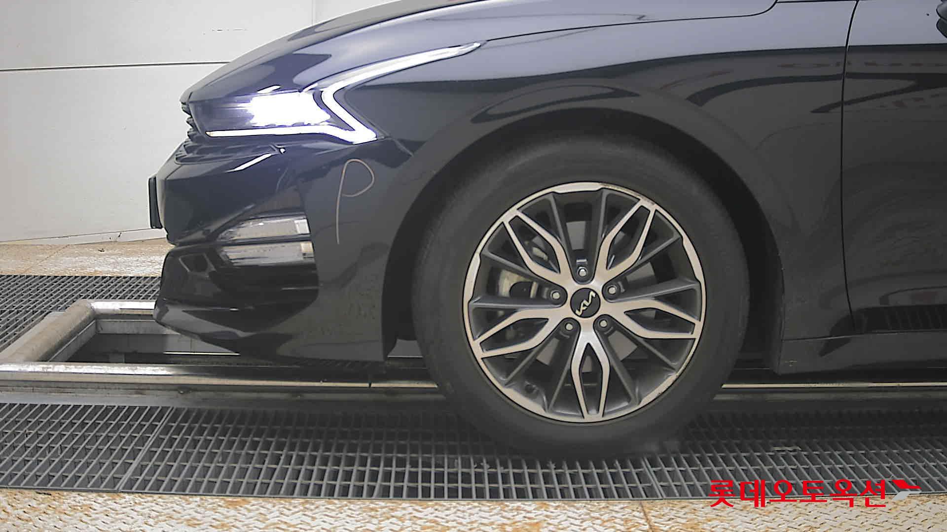 2022 - kia k5
