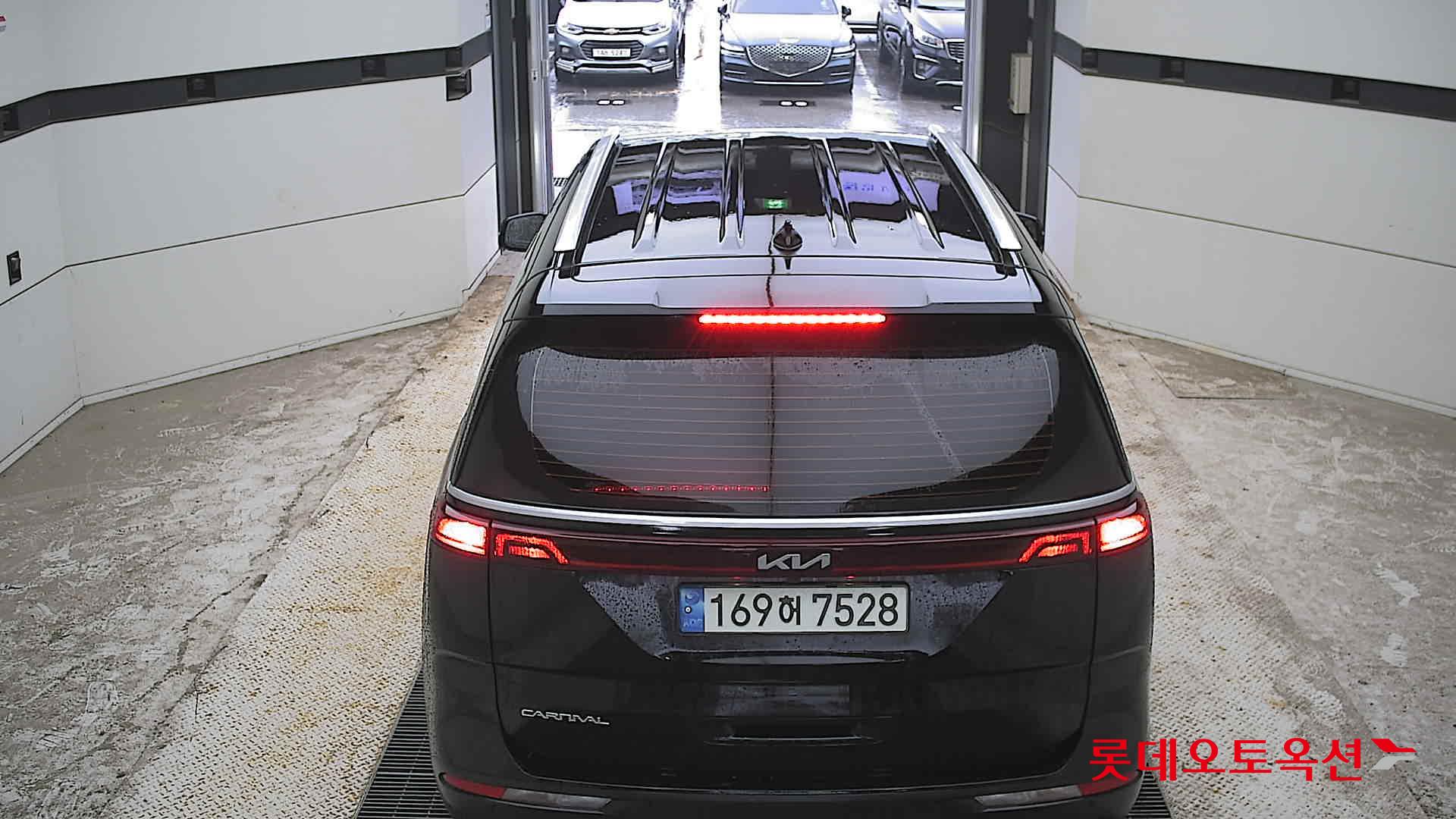 2023 - kia carnival