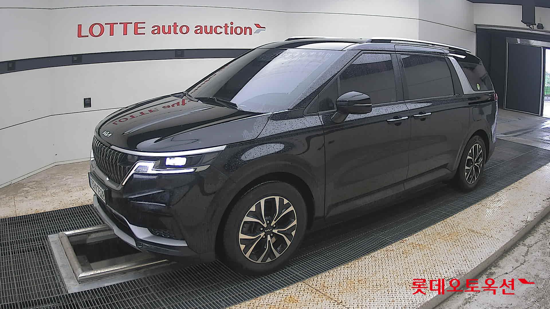 2023 - kia carnival